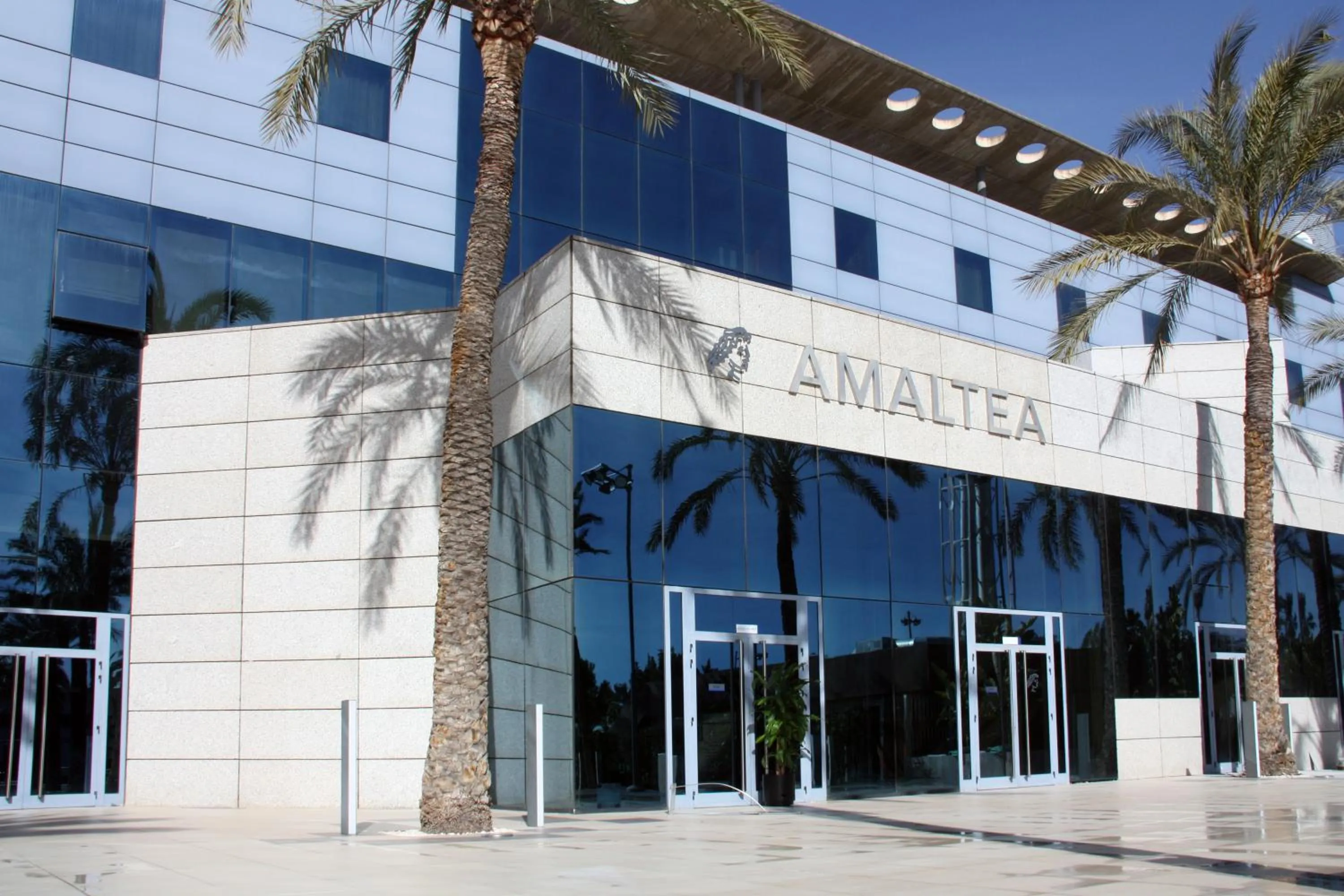 Property building in Hotel Amaltea by Executive Sport