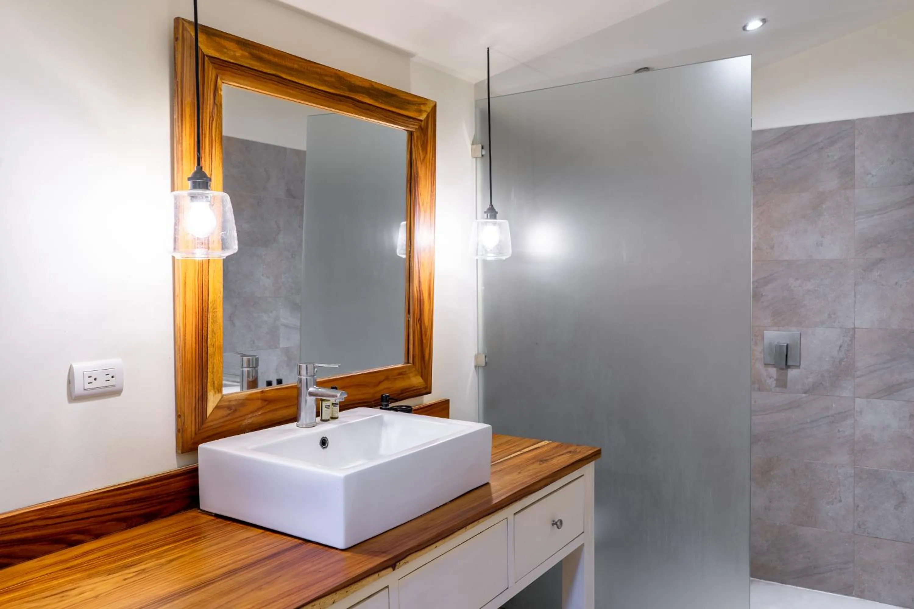 Bathroom in Banana Beach Bungalows