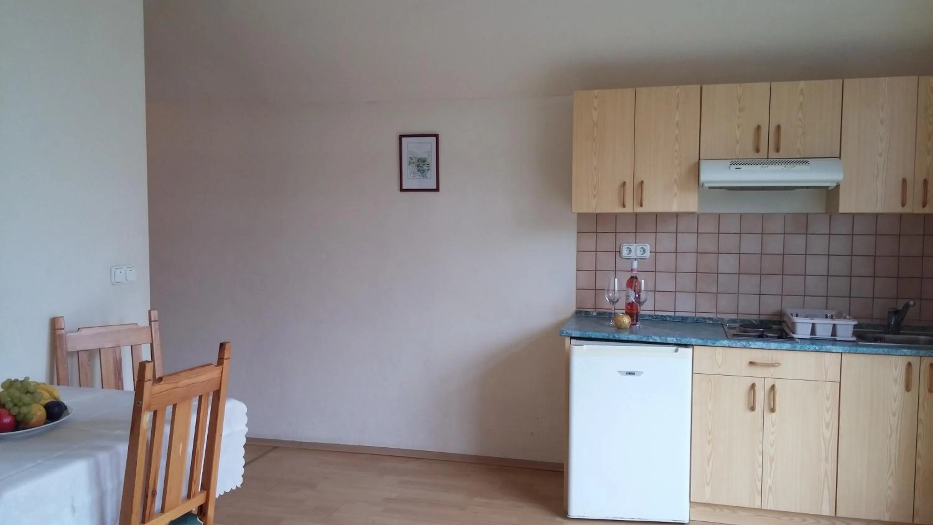 Photo of the whole room in Bacchus Panzió