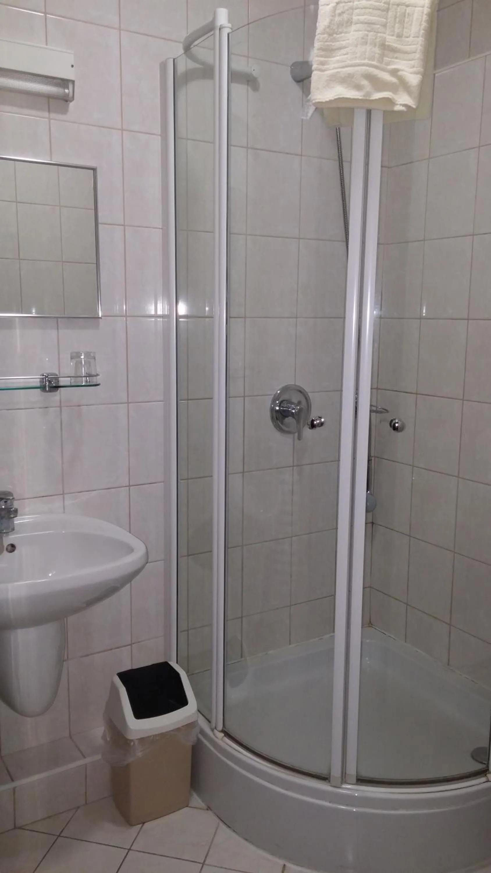 Bathroom in Bacchus Panzió