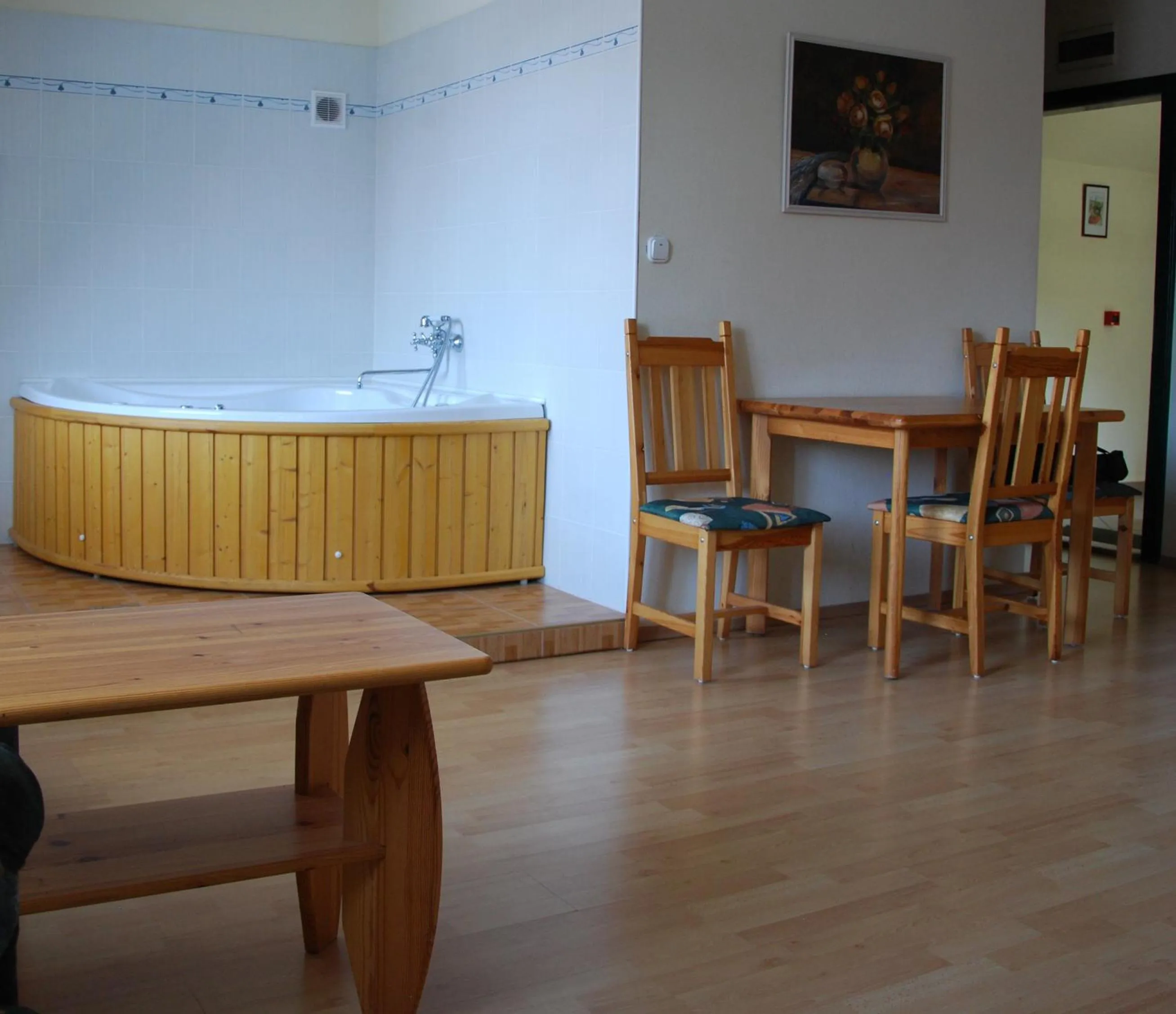 Photo of the whole room in Bacchus Panzió