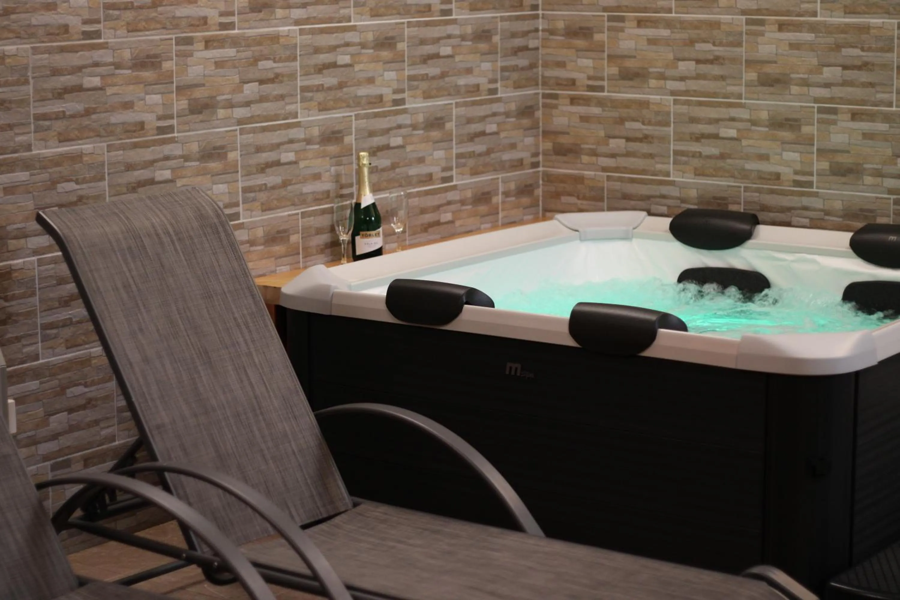 Hot Tub in Bacchus Panzió