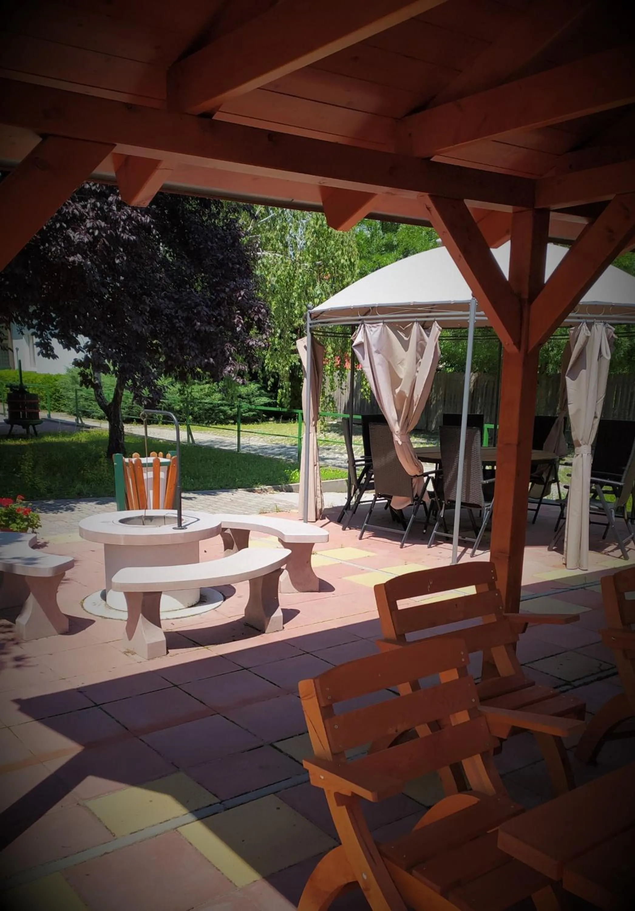 Garden in Bacchus Panzió