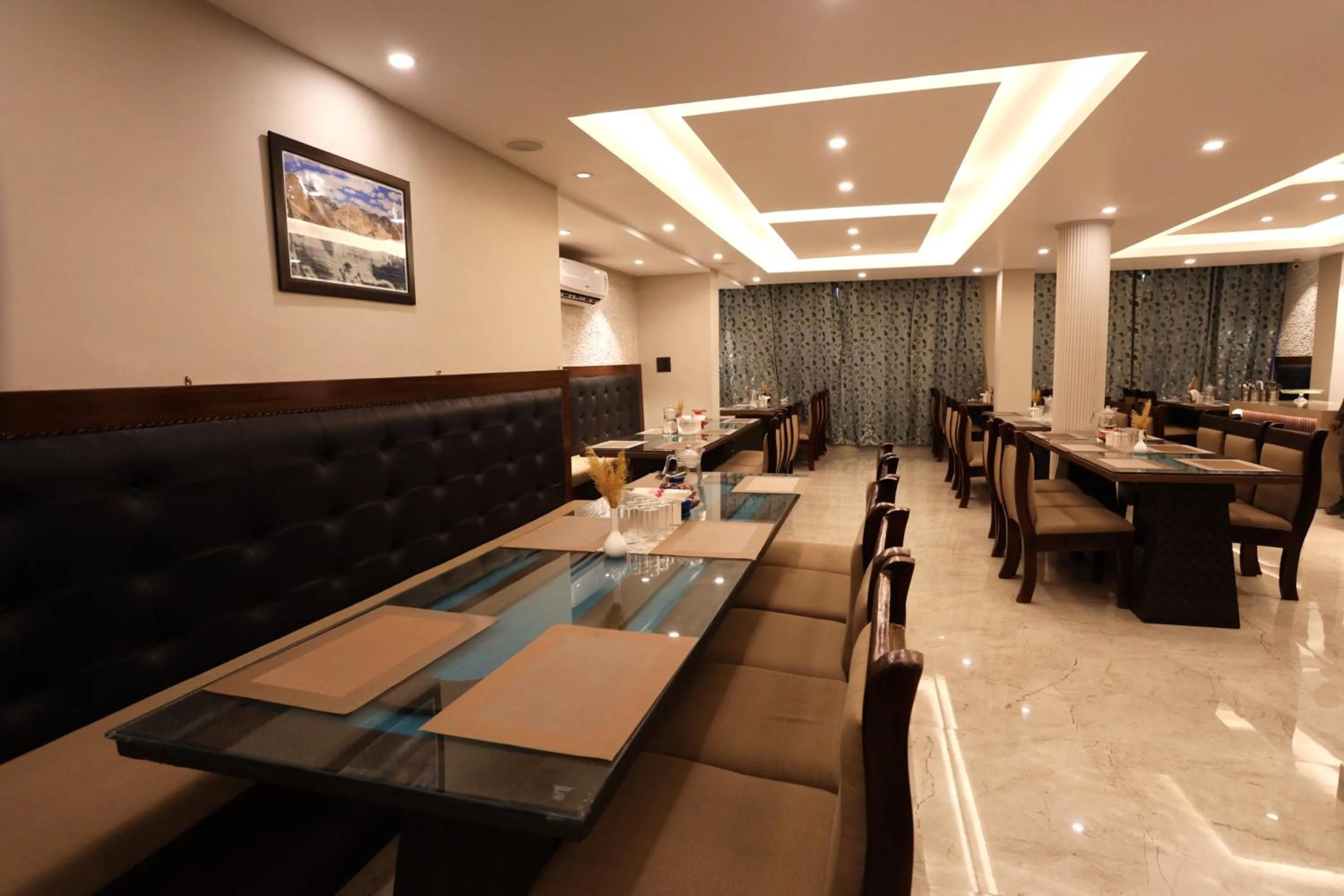 Restaurant/places to eat in Hotel Nalanda Ladakh