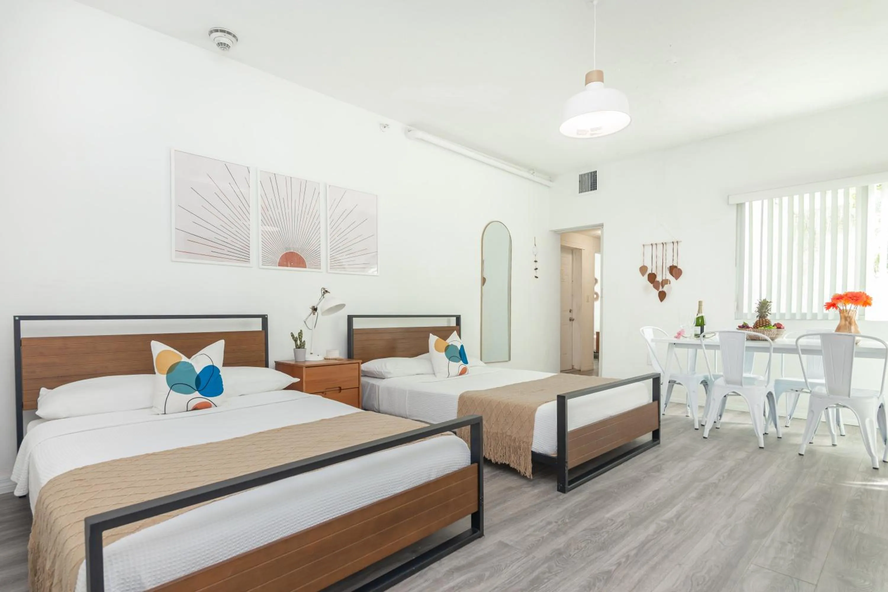 Photo of the whole room, Bed in West Deco