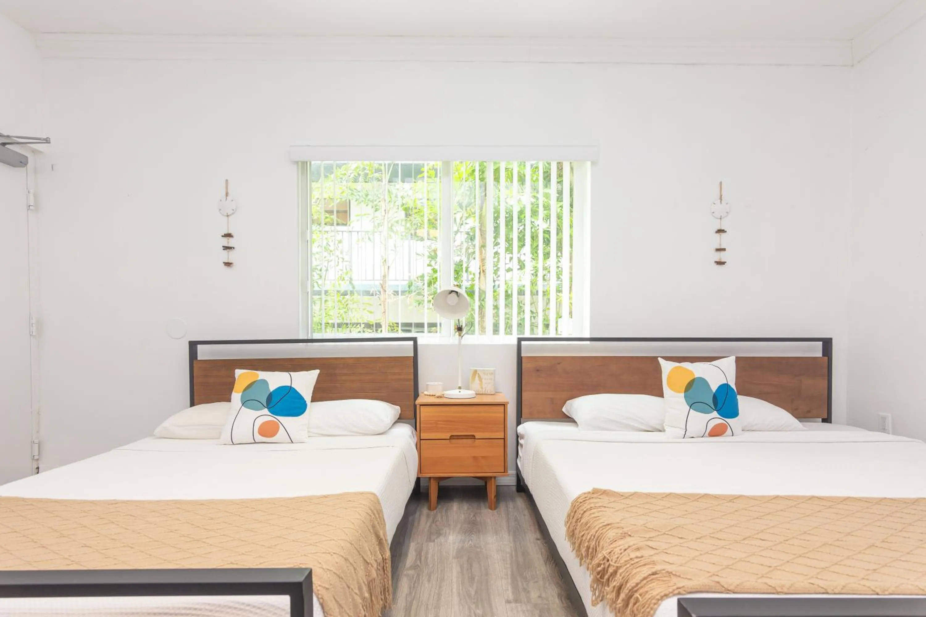 Bedroom, Bed in West Deco