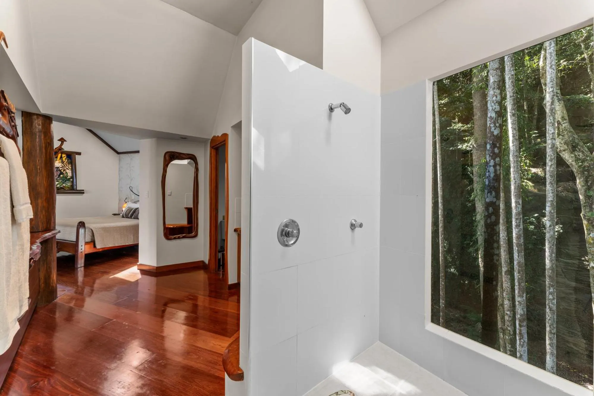 Bed in Secrets on the Lake