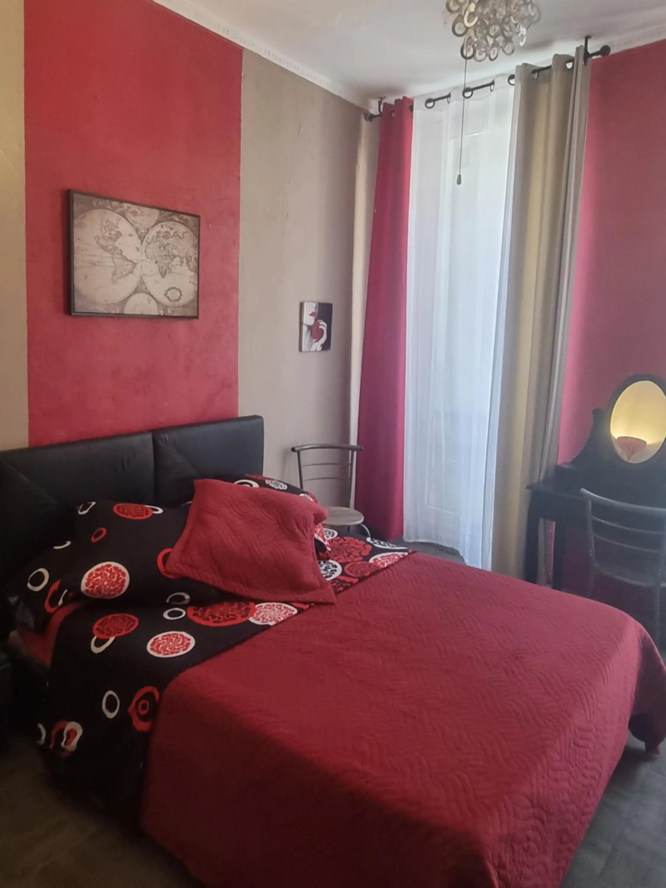 Bed in Hôtel des allées