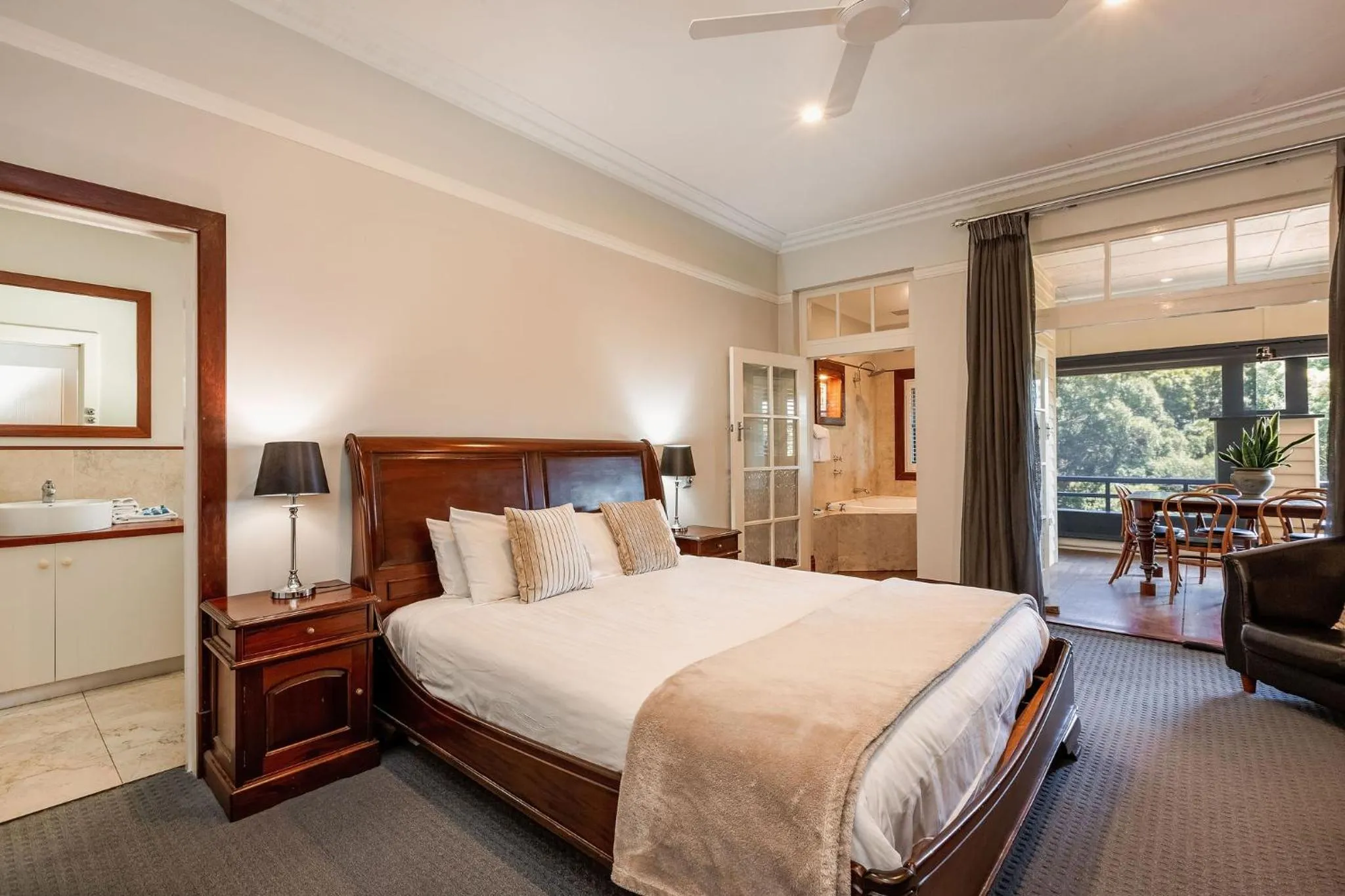 Deluxe King Room in Caves House Hotel & Apartments Yallingup