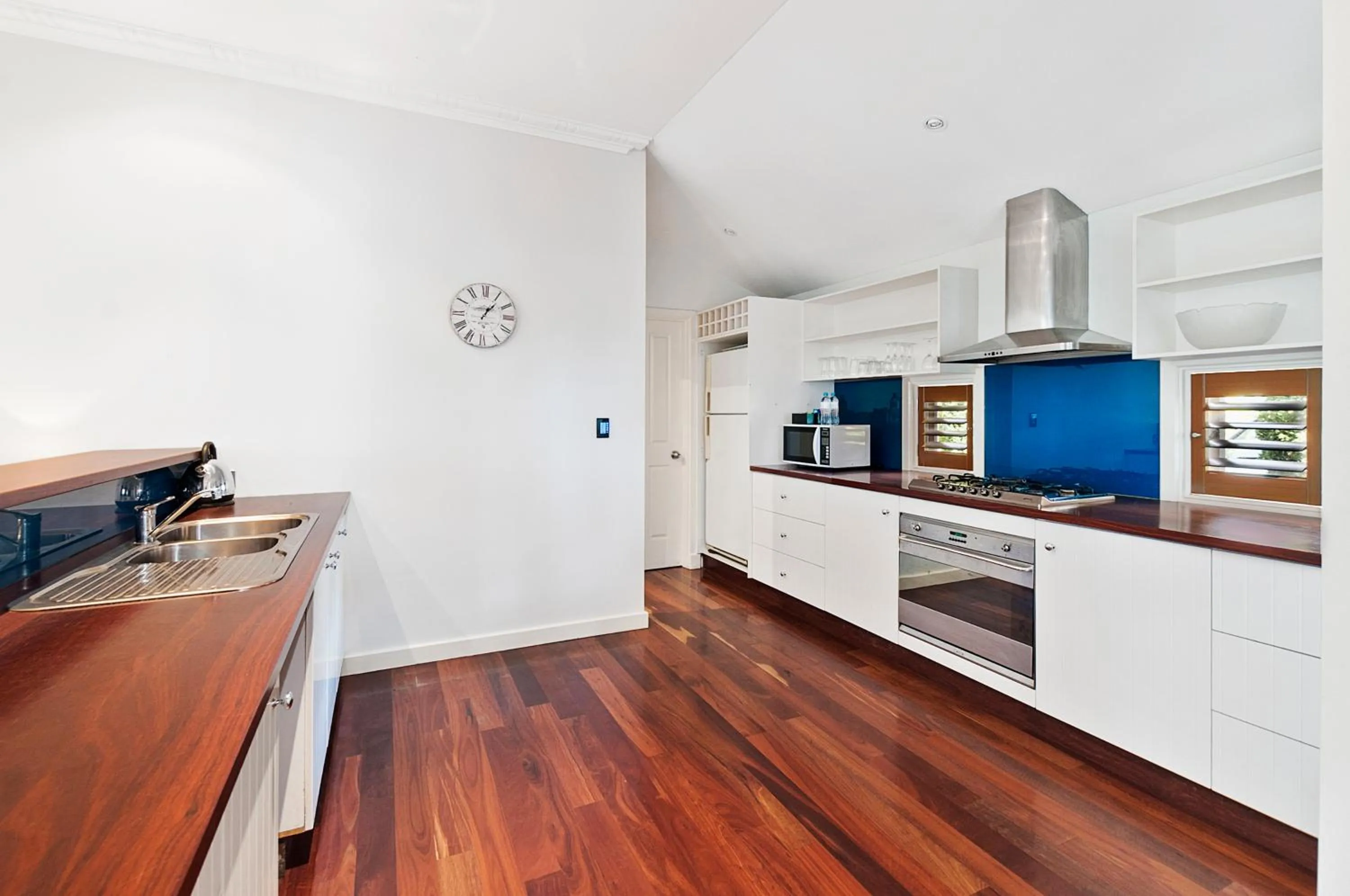 Kitchen or kitchenette in Caves House Hotel & Apartments Yallingup