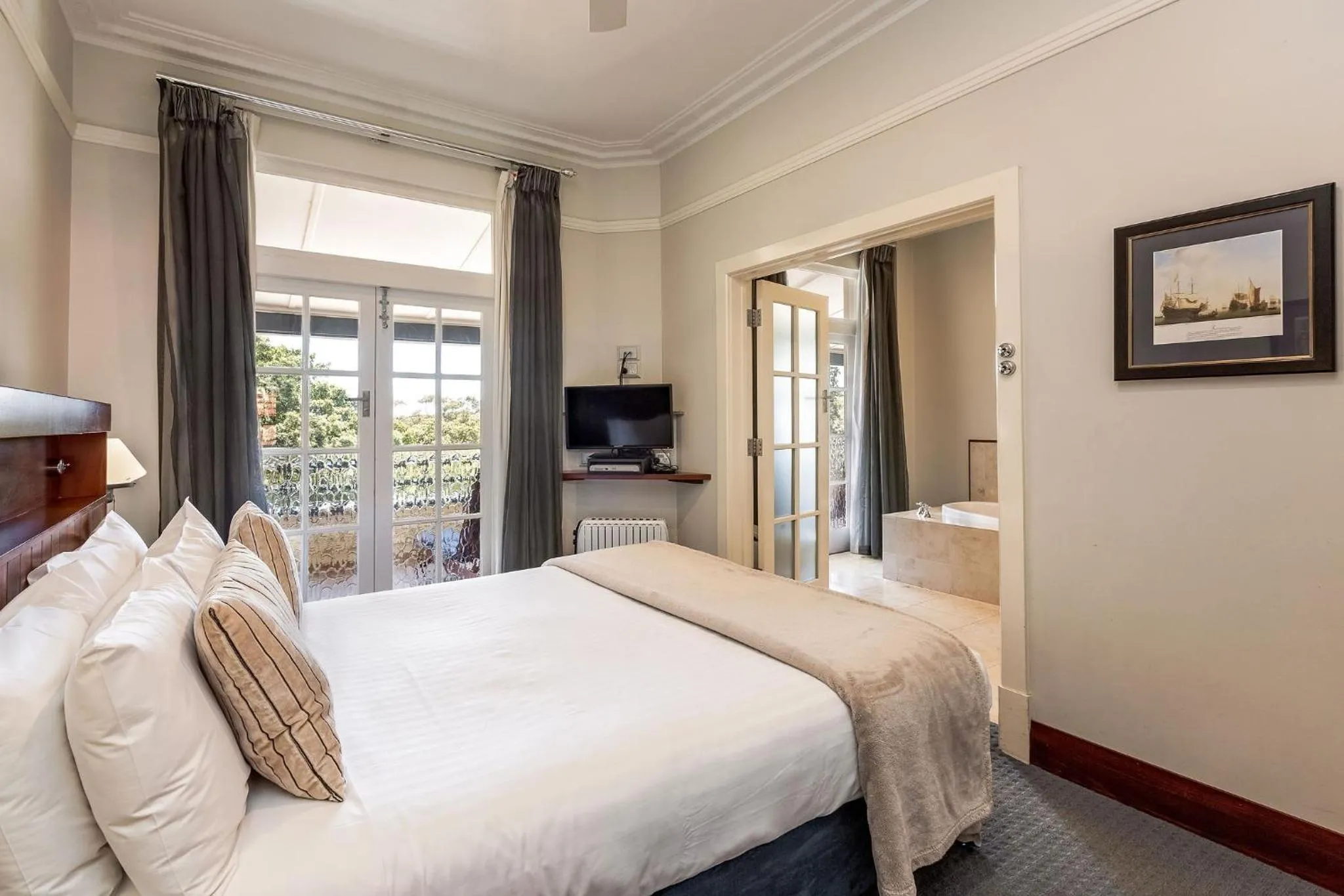 Bedroom, Bed in Caves House Hotel & Apartments Yallingup