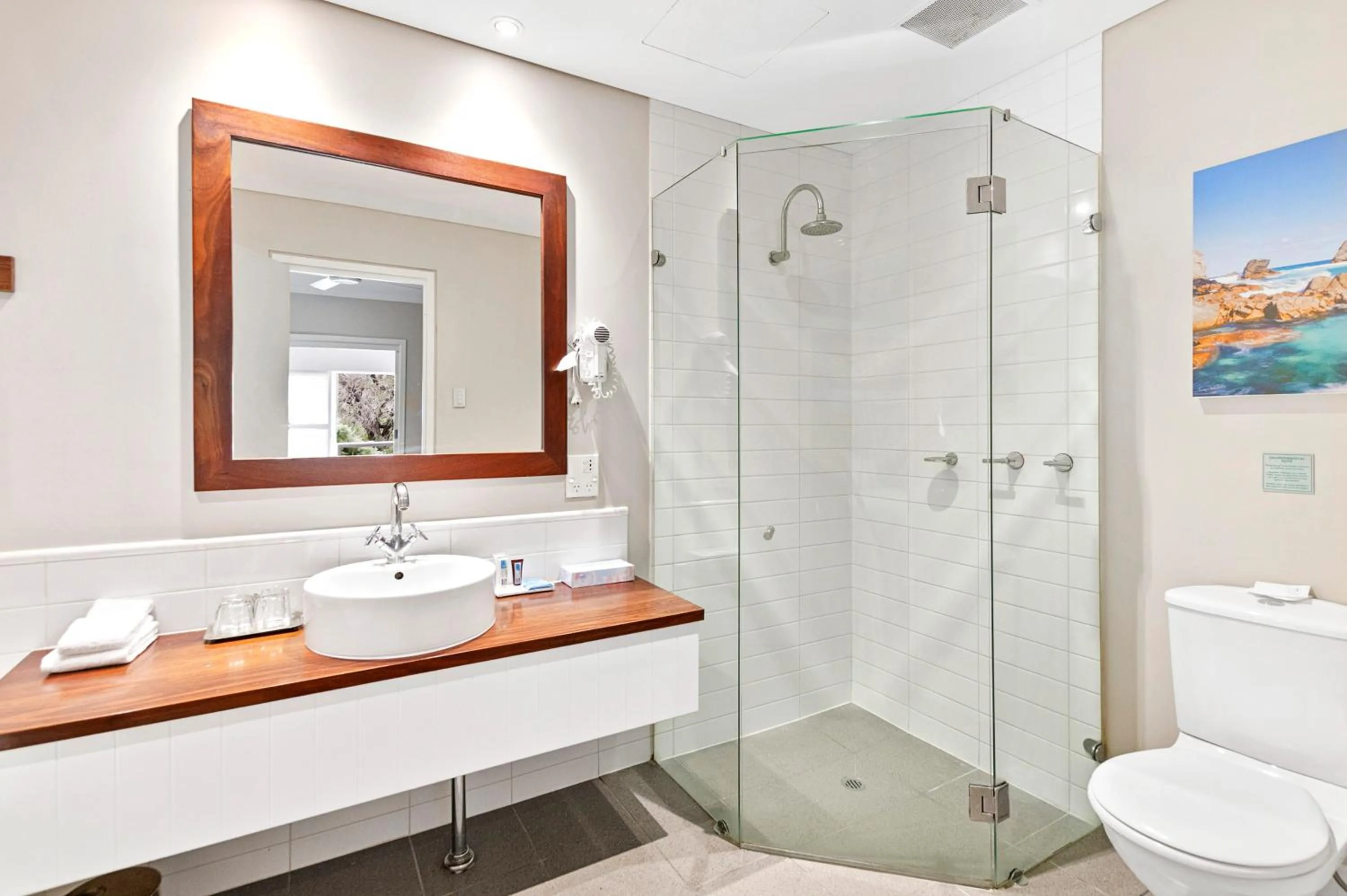 Shower in Caves House Hotel & Apartments Yallingup