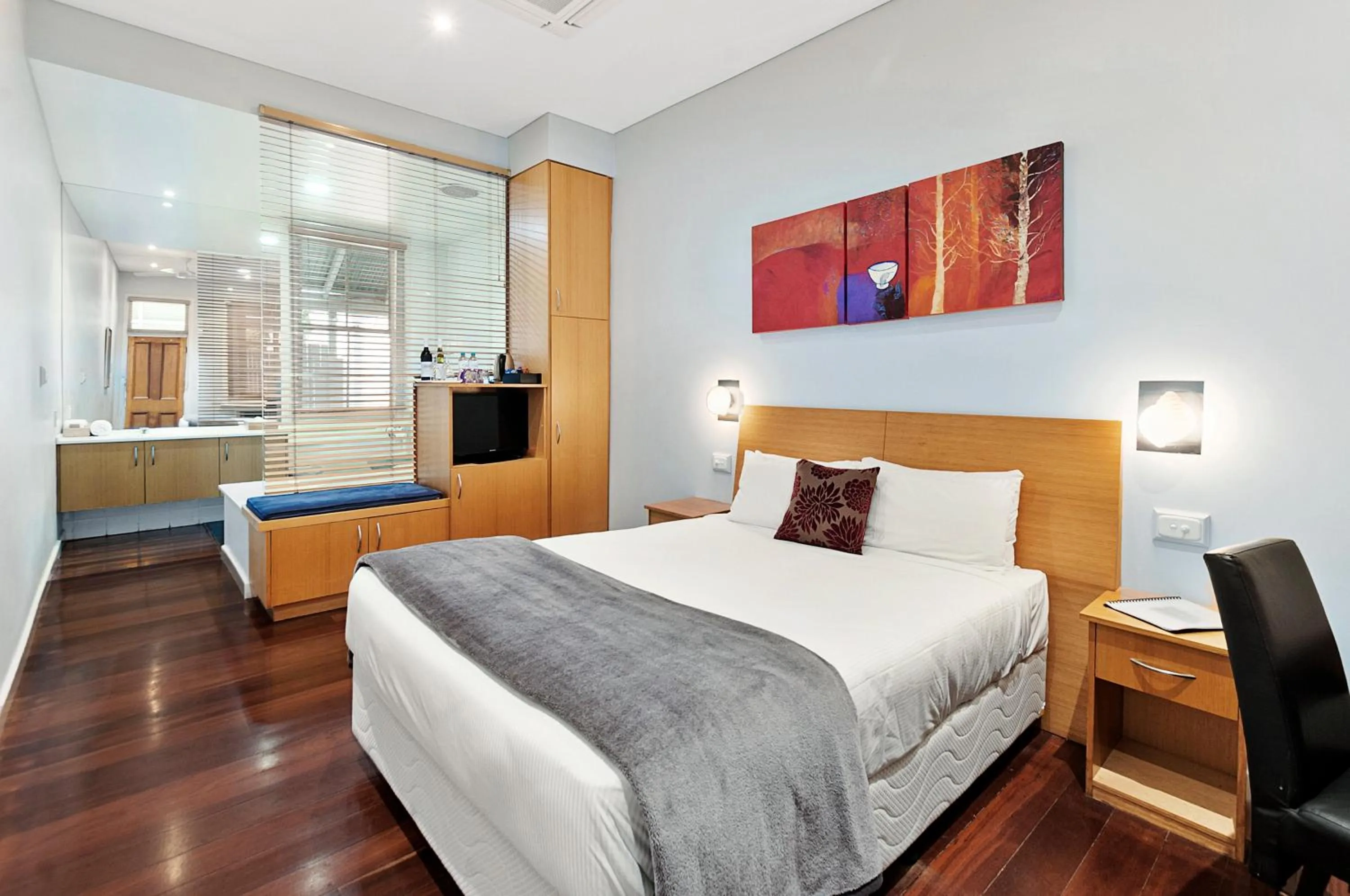 Photo of the whole room, Bed in Caves House Hotel & Apartments Yallingup