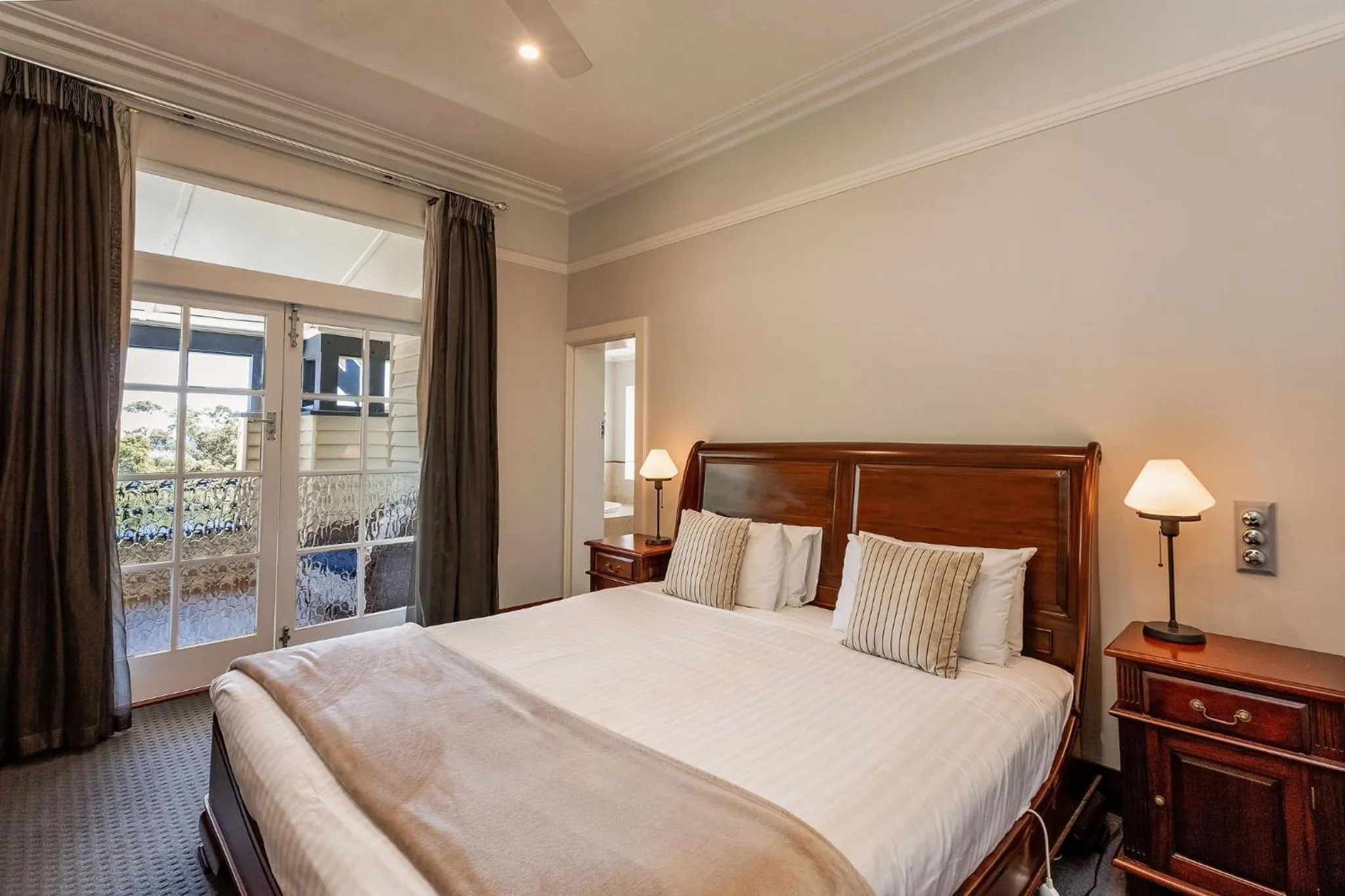 Bedroom, Bed in Caves House Hotel & Apartments Yallingup