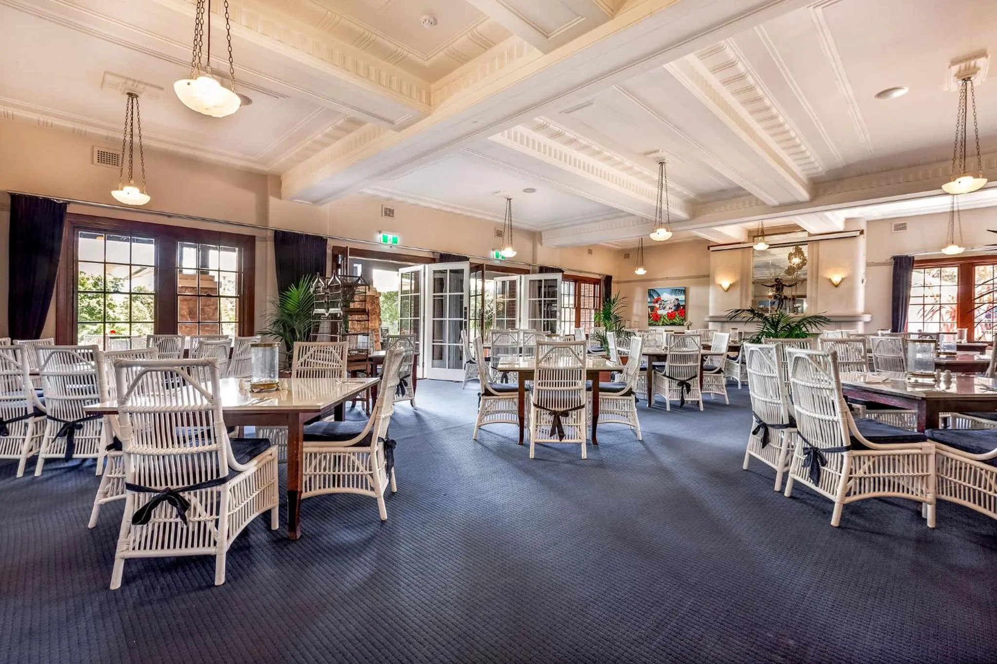 Restaurant/places to eat in Caves House Hotel & Apartments Yallingup