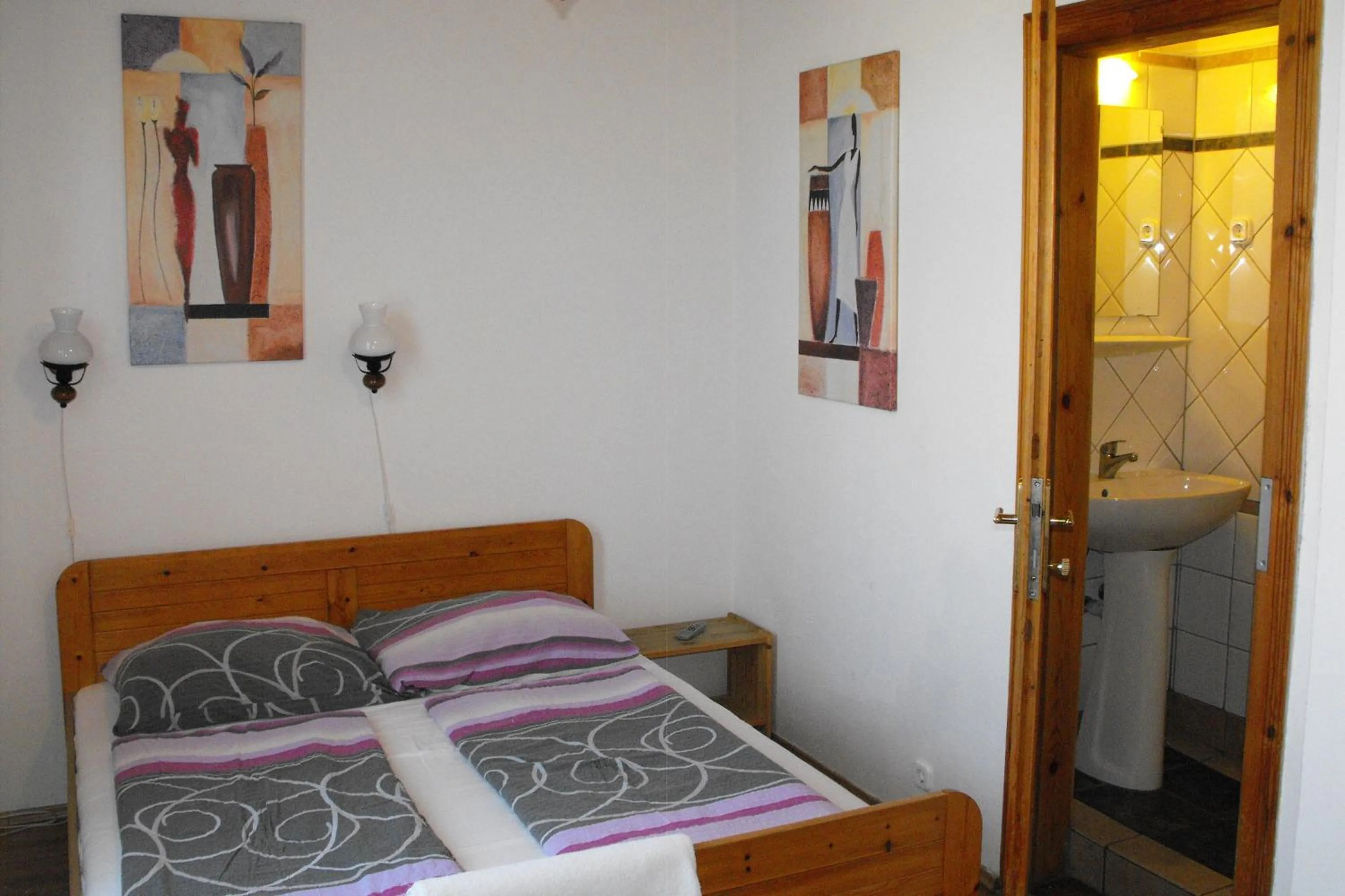Double or Twin Room in Hungaria Guesthouse