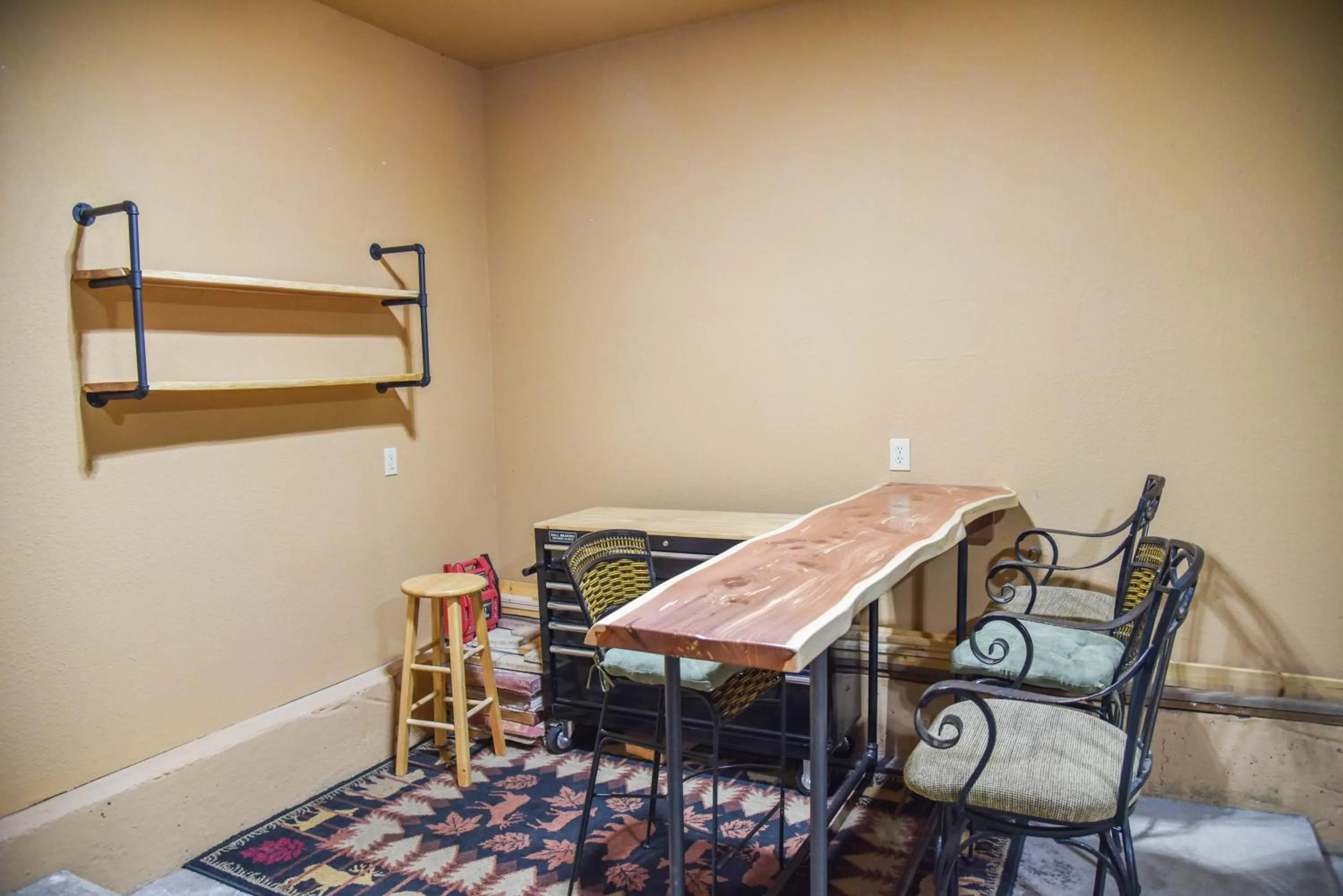 Property building in Mountain Memories, Walk To Ski Area, Town, Fishing