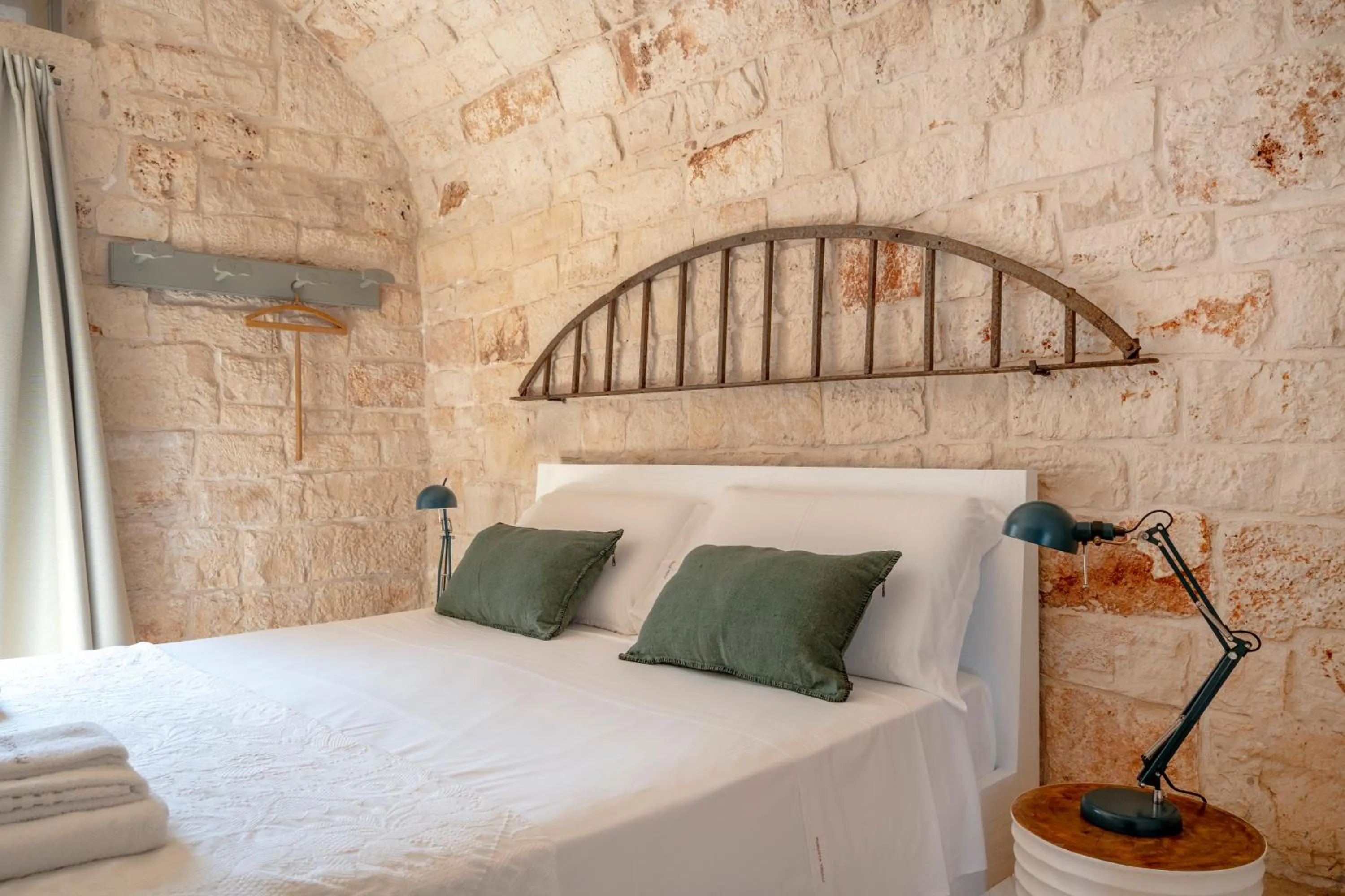 Bed in Augusta Trulli Resort B&B