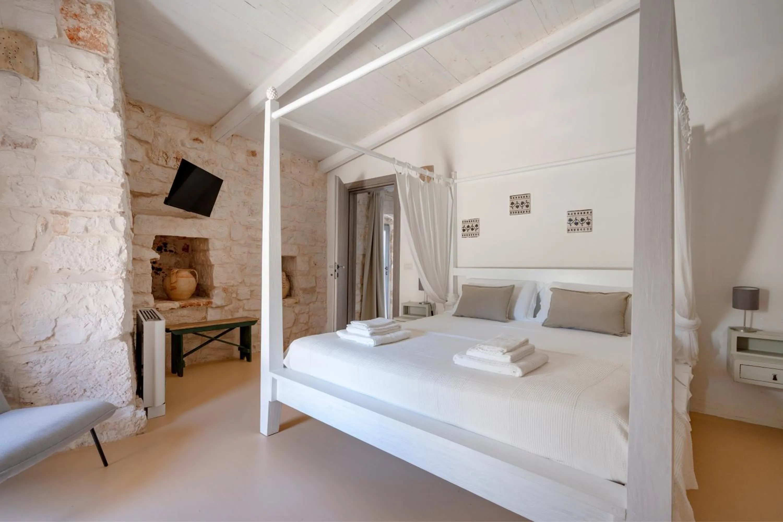 Bed in Augusta Trulli Resort B&B