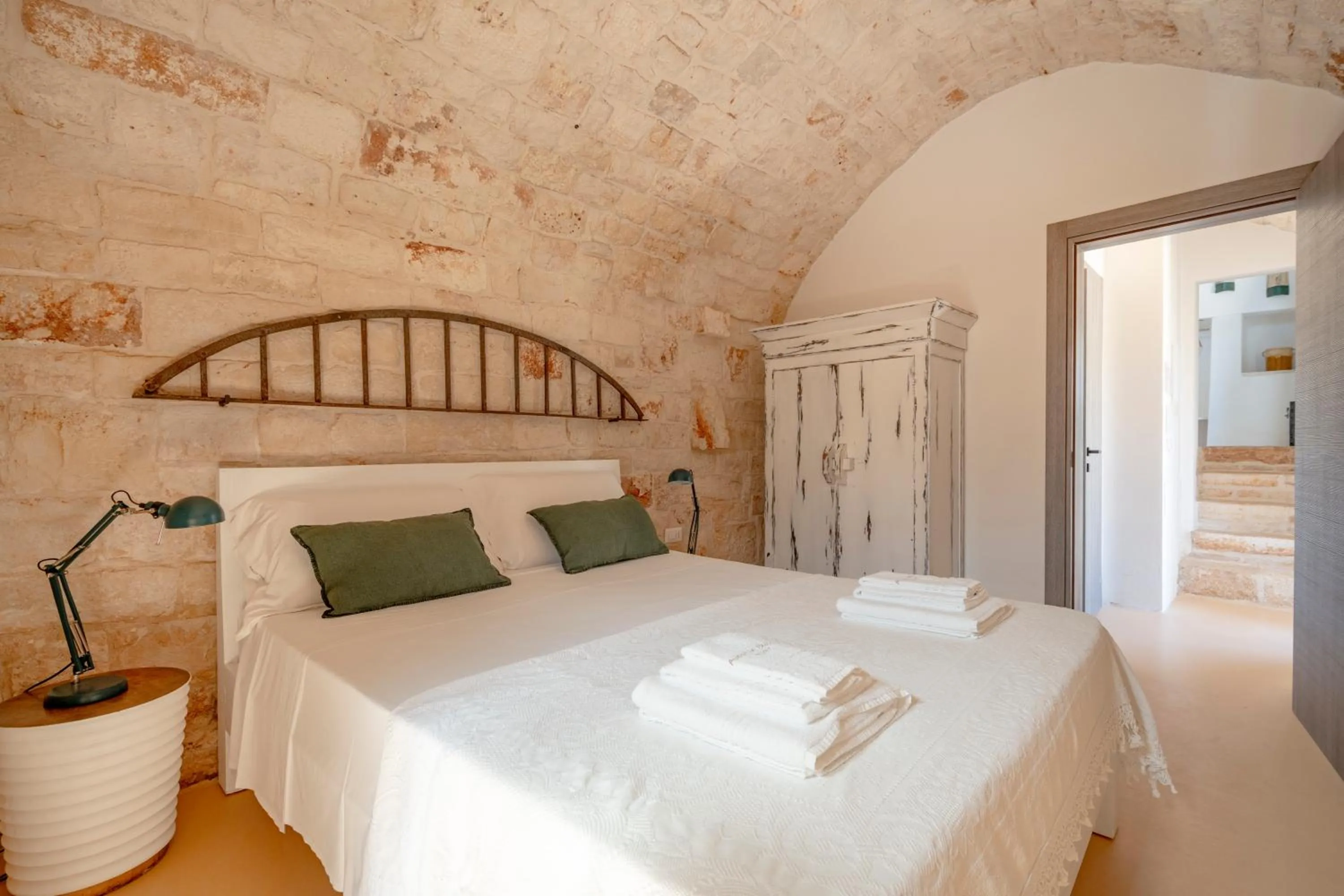 Bed in Augusta Trulli Resort B&B