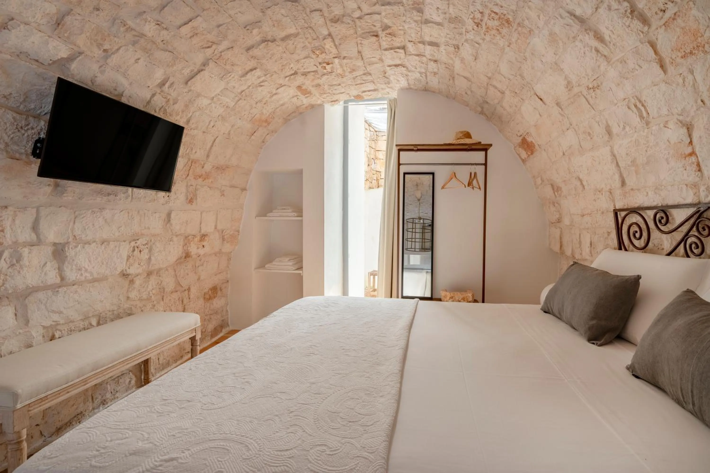 Bed in Augusta Trulli Resort B&B