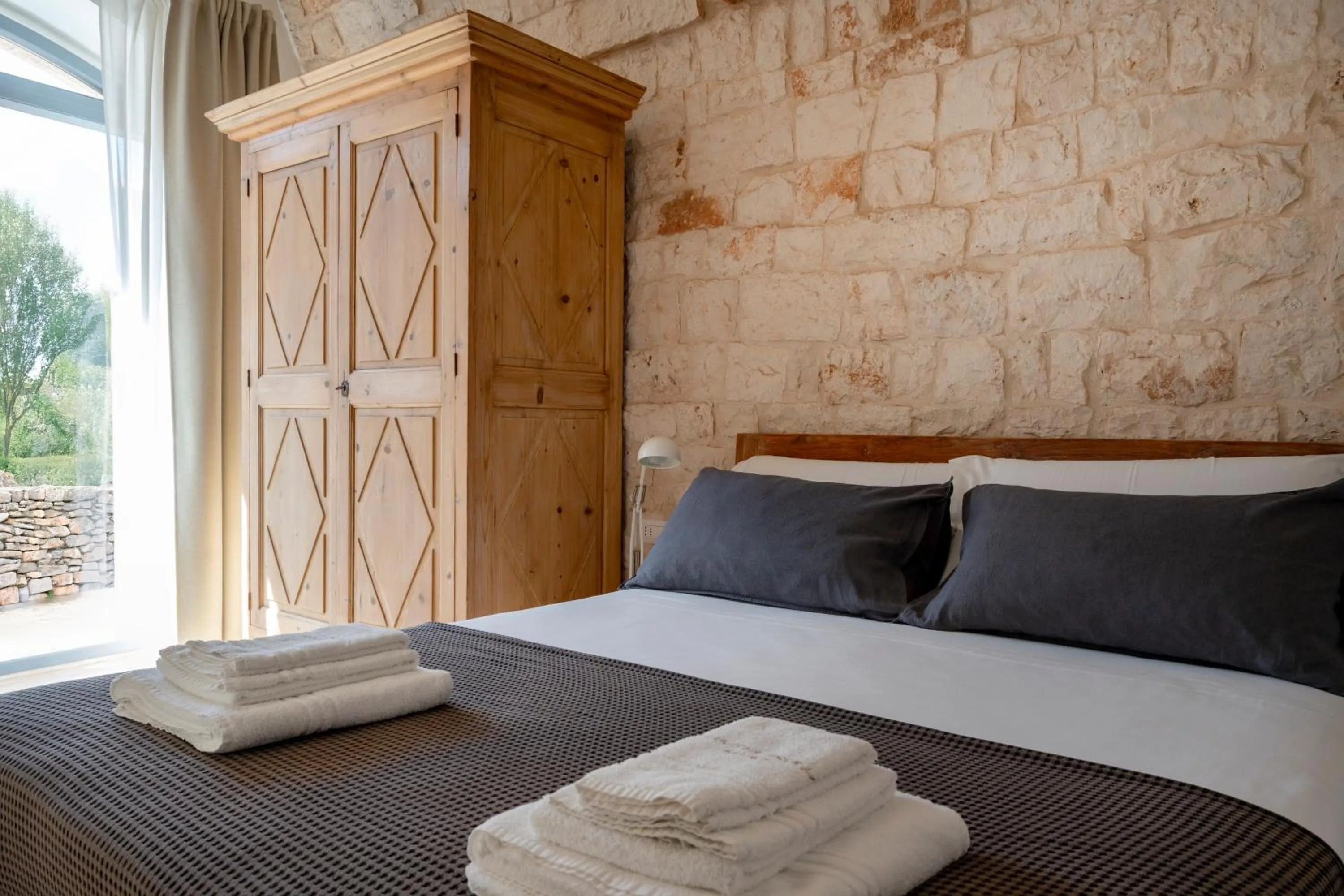 Bed in Augusta Trulli Resort B&B