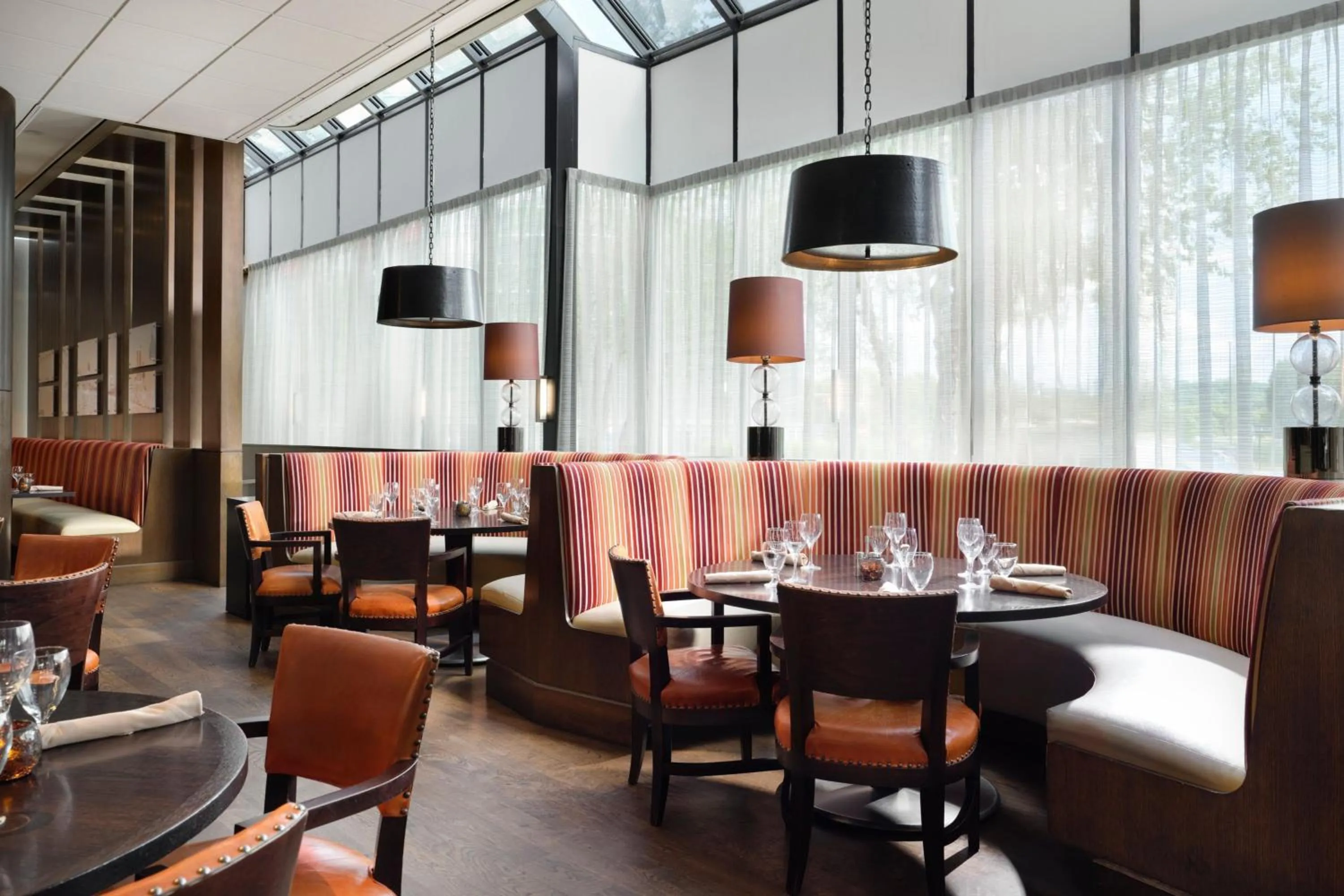 Restaurant/places to eat in Teaneck Marriott at Glenpointe