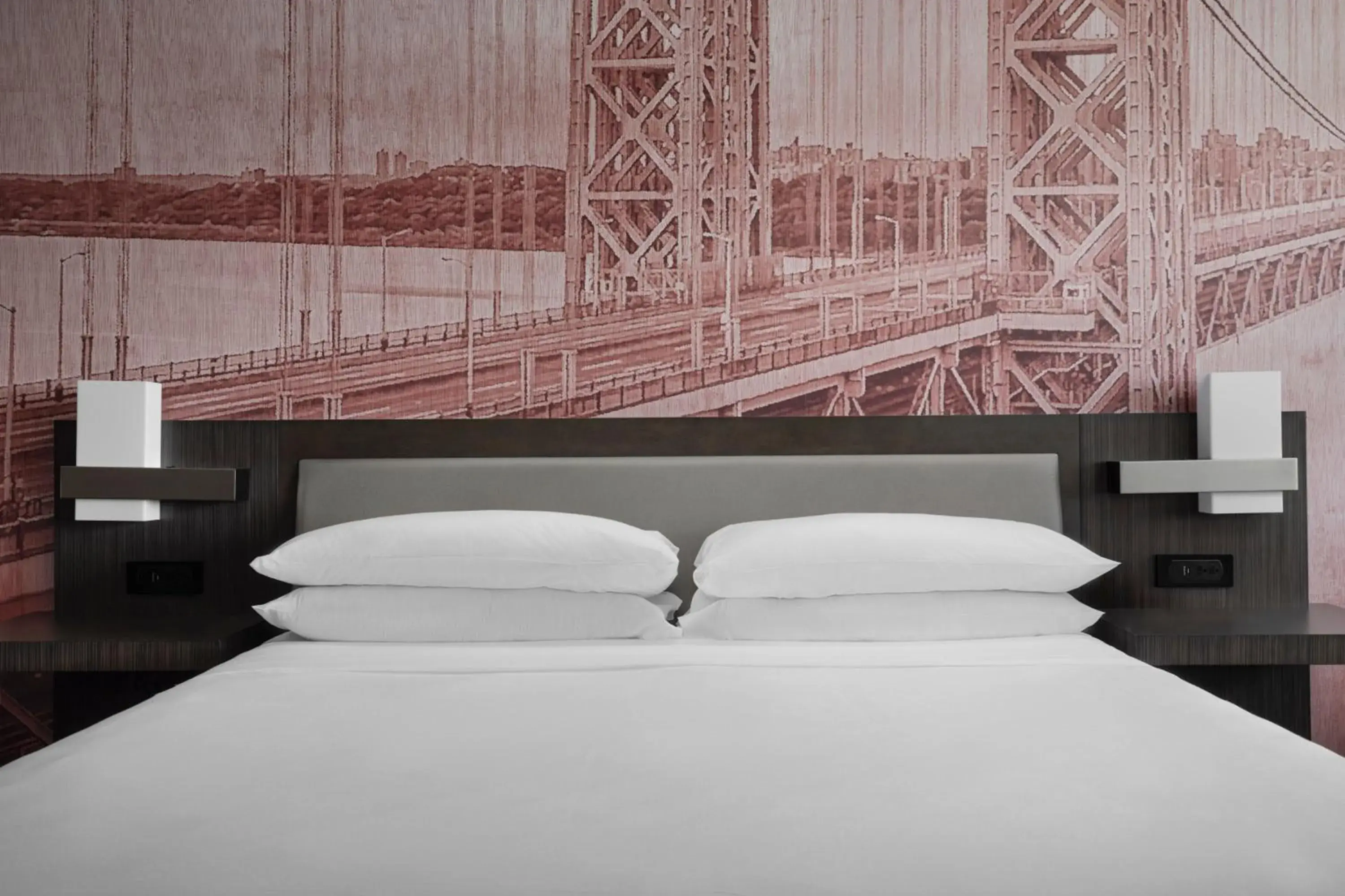 New York City Skyline, Guest room, 1 King, Skyline view in Teaneck Marriott at Glenpointe New York City Skyline, Guest room, 1 King, Skyline view in Teaneck Marriott at Glenpointe