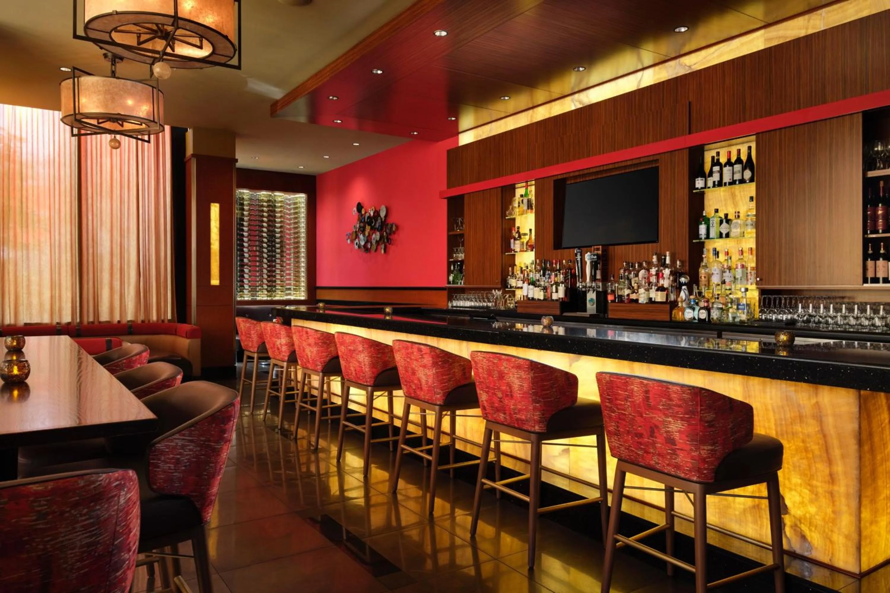 Lounge or bar in Teaneck Marriott at Glenpointe