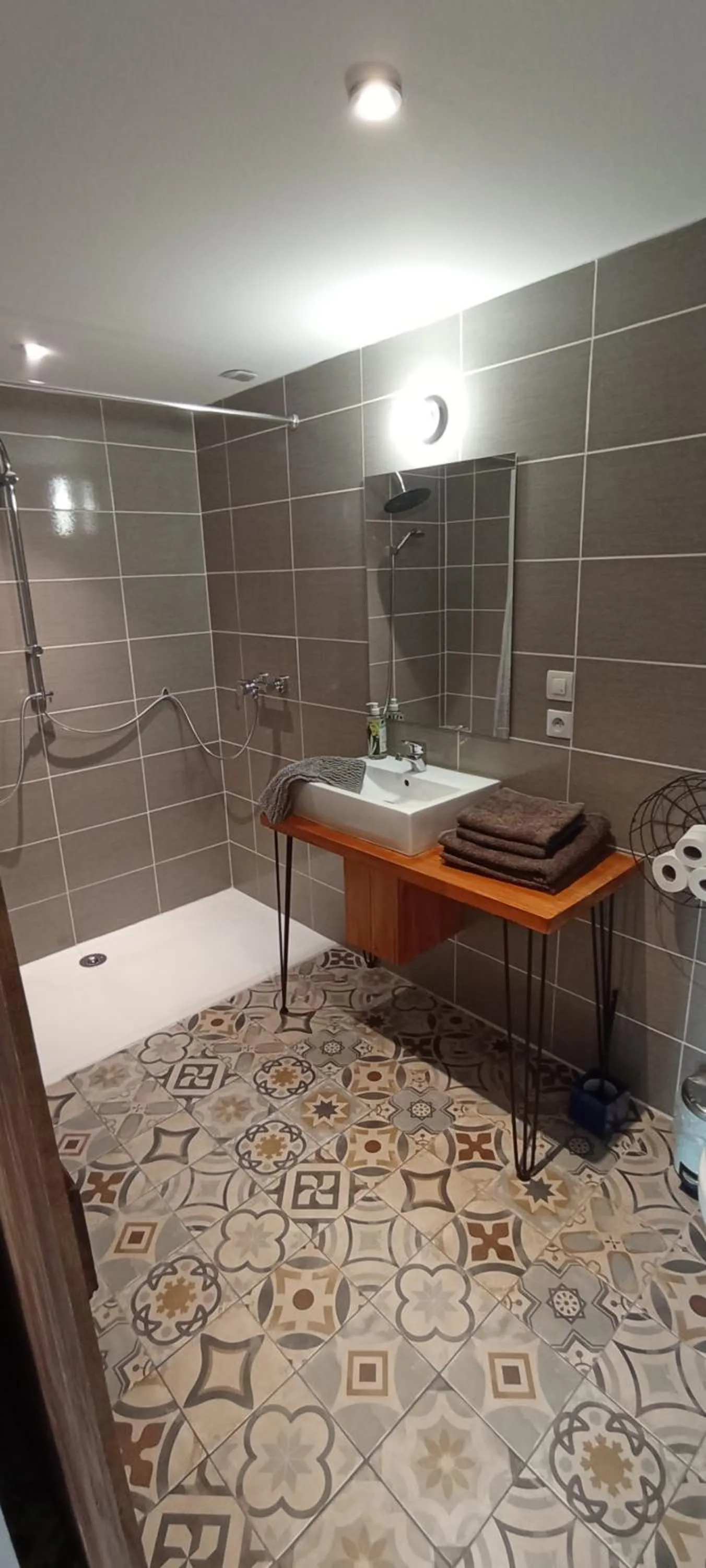 Shower in Les gîtes du petit Marcel