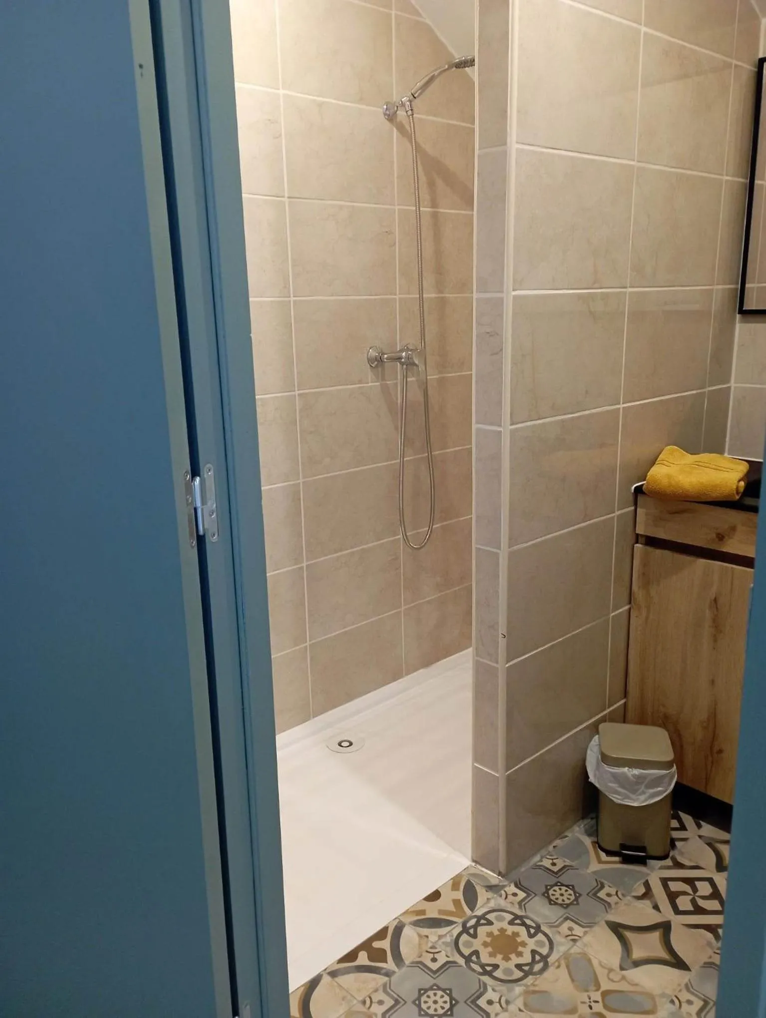 Shower in Les gîtes du petit Marcel