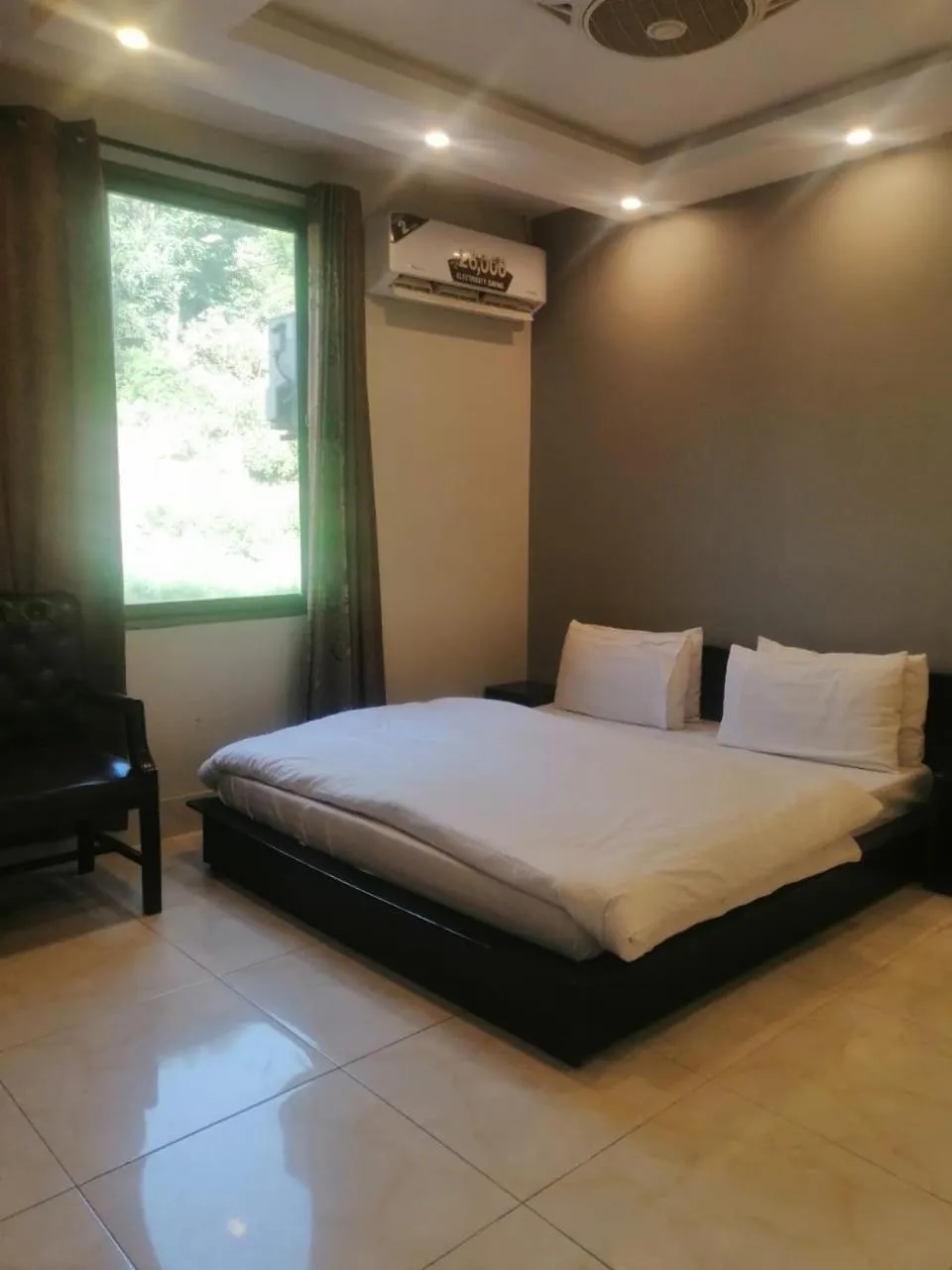 Bed in Hotel La Orilla Muzaffarabad