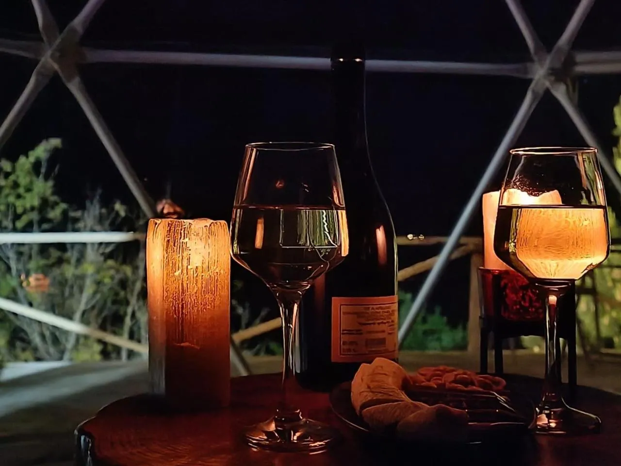 Night in Paradise Inn