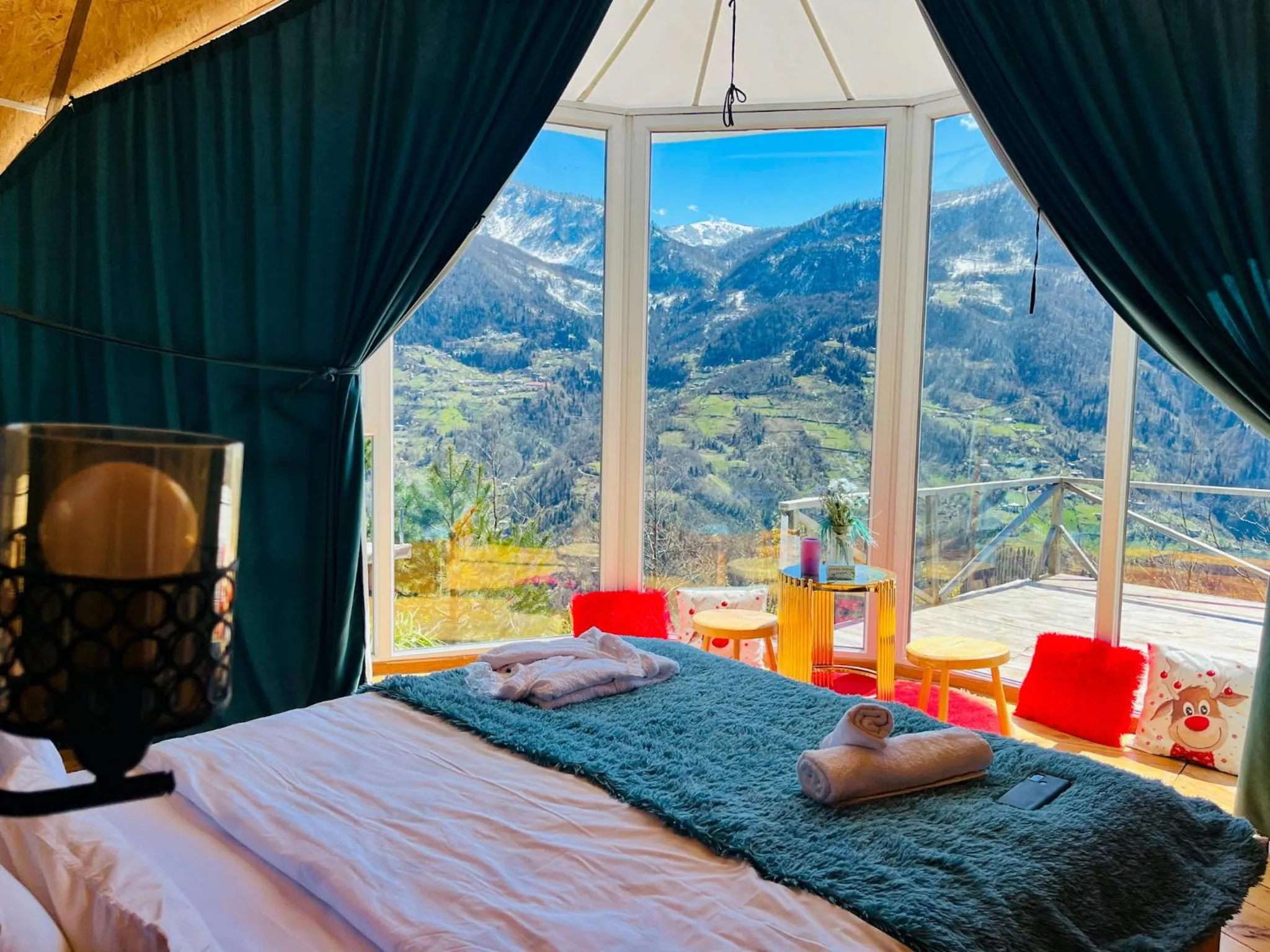 Bed in Paradise Inn