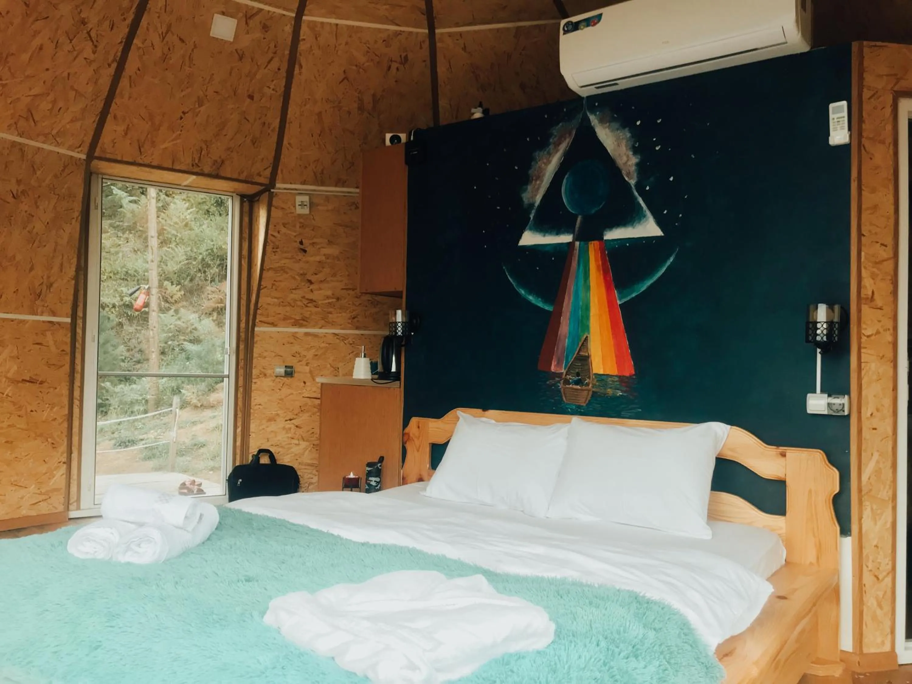 Bed in Paradise Inn