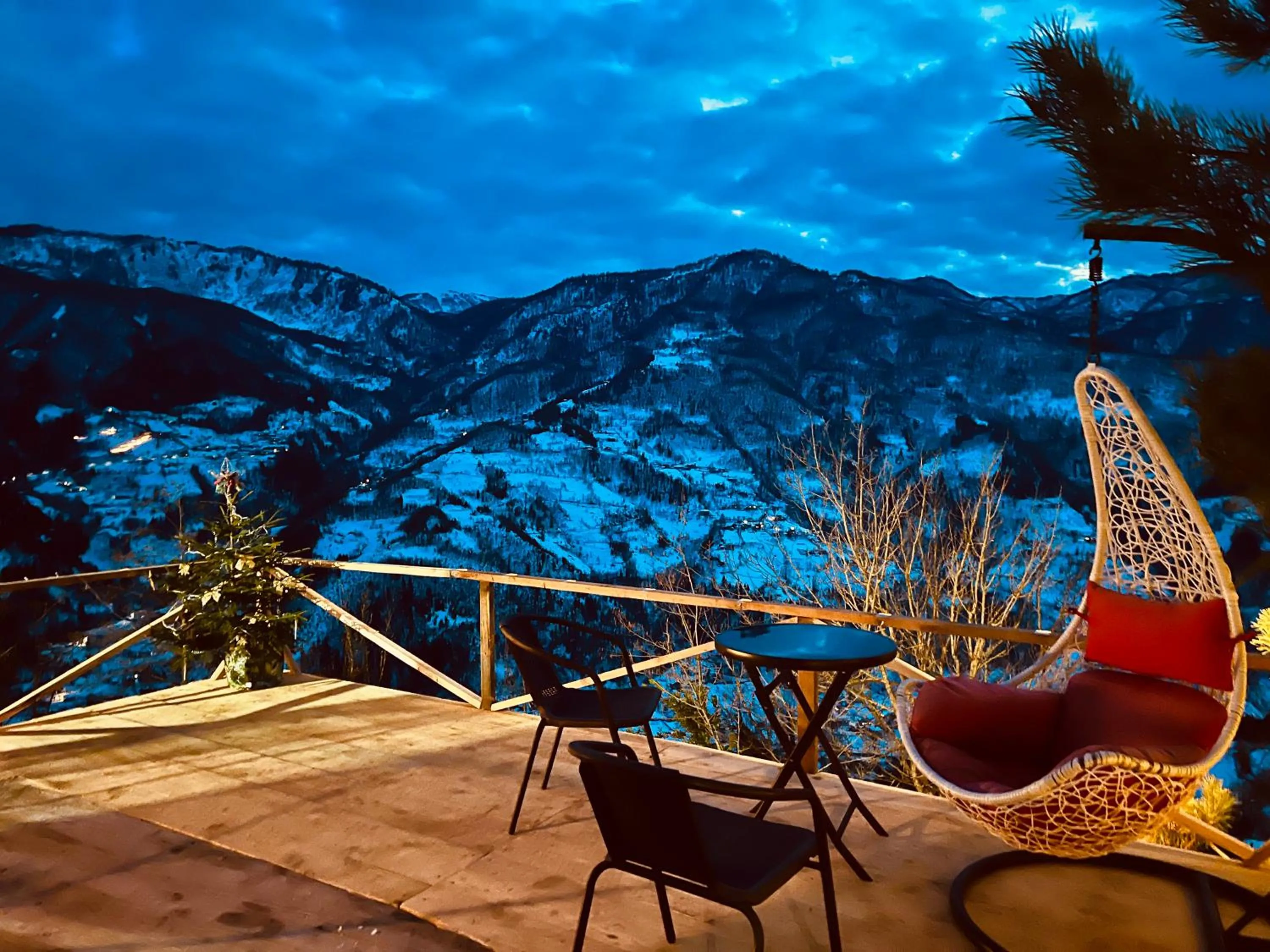 Night in Paradise Inn