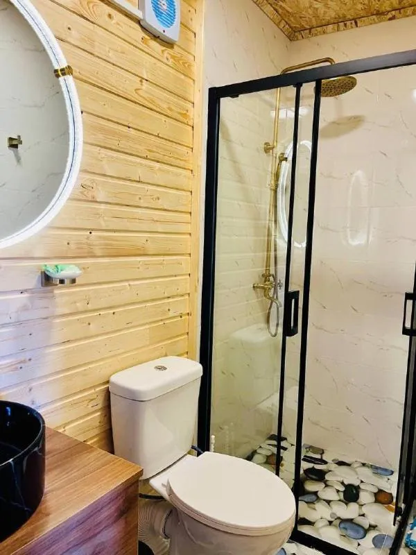 Shower in Paradise Inn