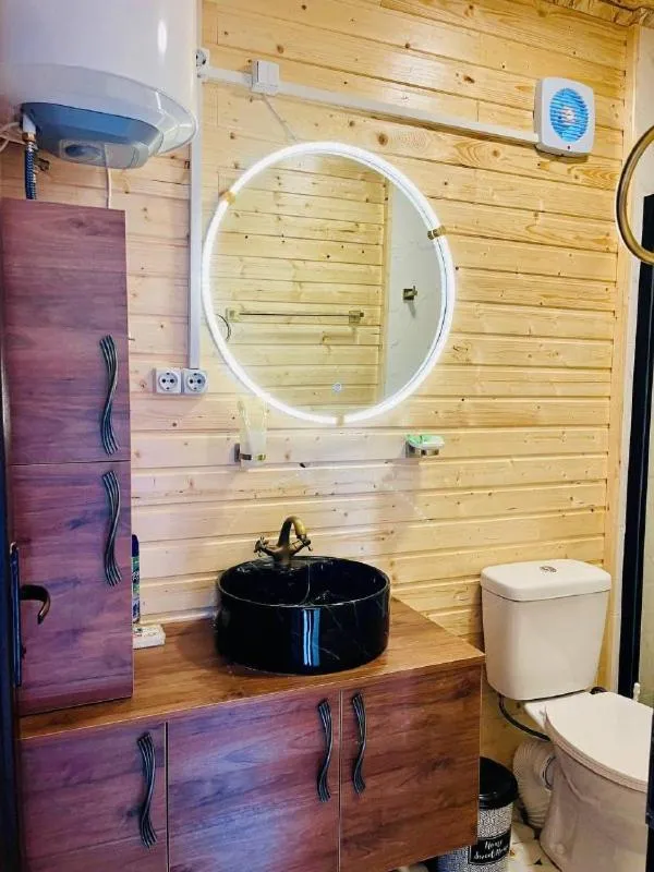 Bathroom in Paradise Inn