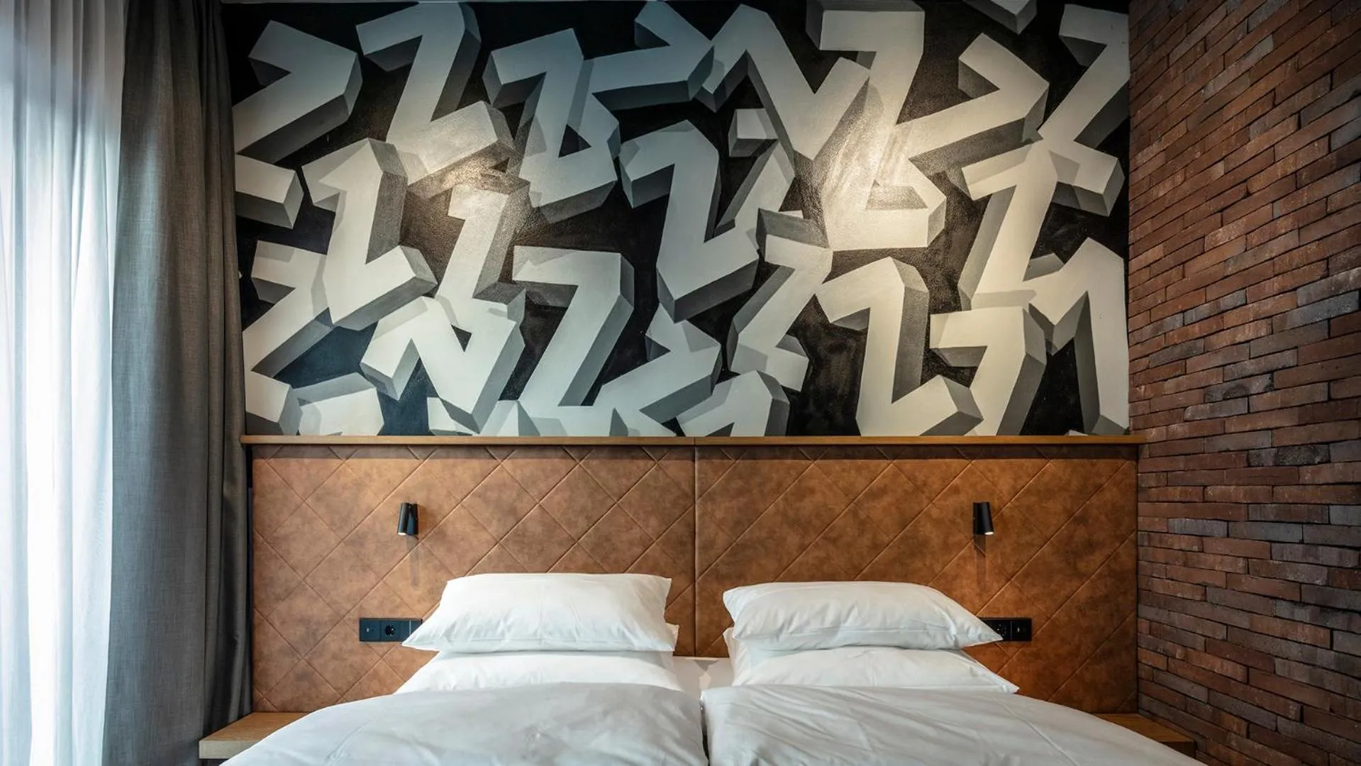 Bed in Liebesbier Urban Art & Smart Hotel