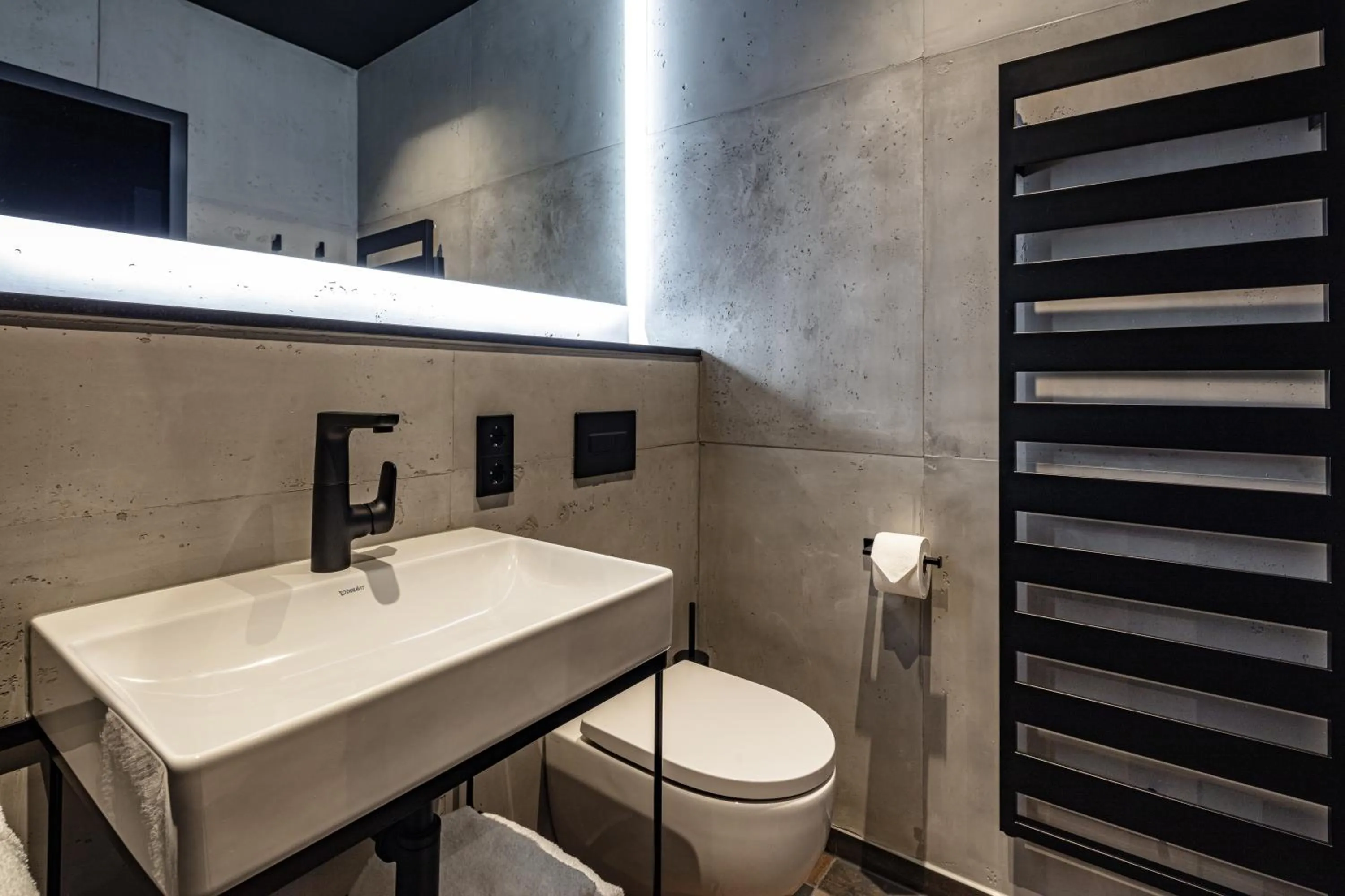 Toilet in Liebesbier Urban Art & Smart Hotel