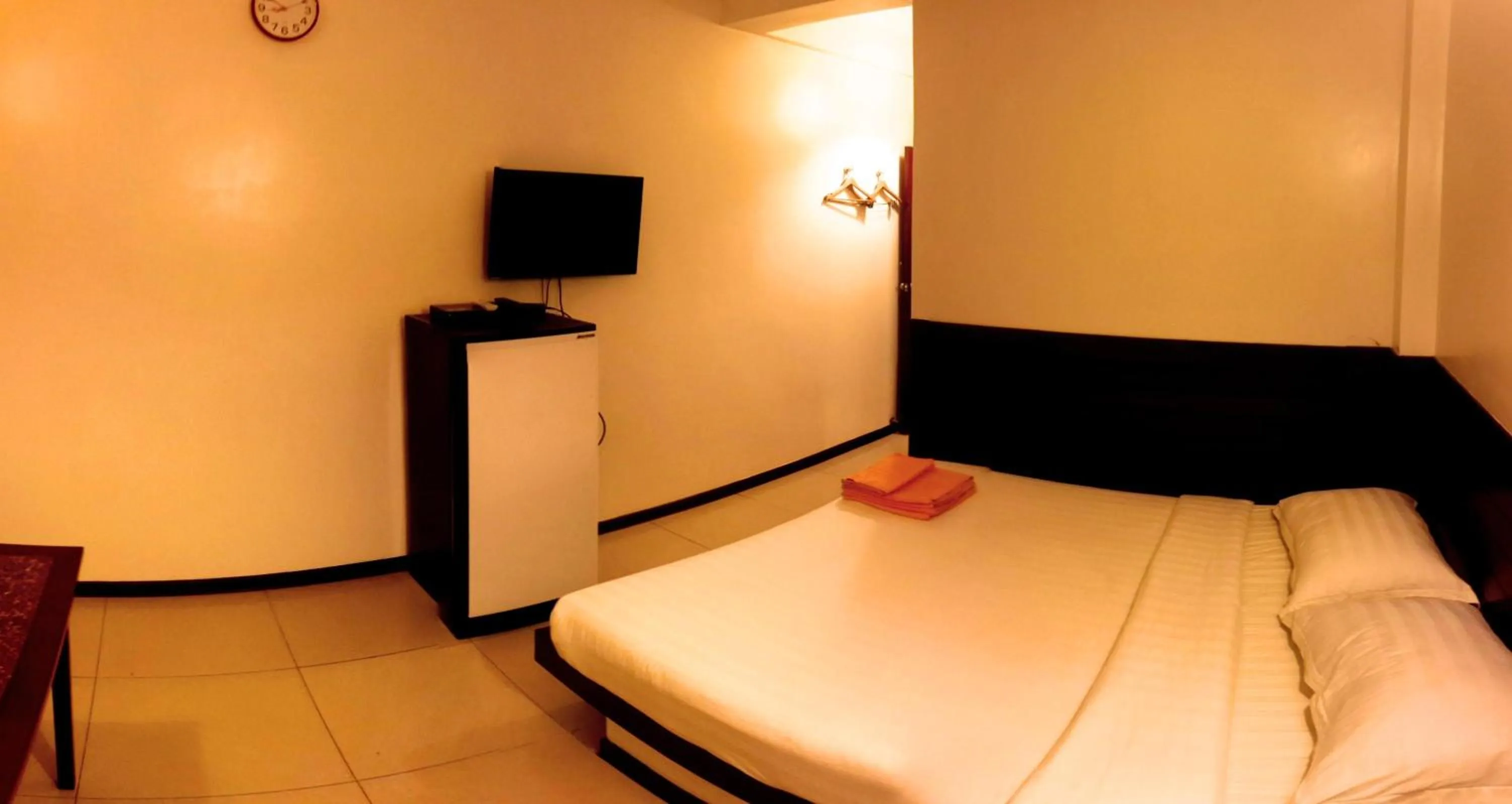 Photo of the whole room in Hotel 63