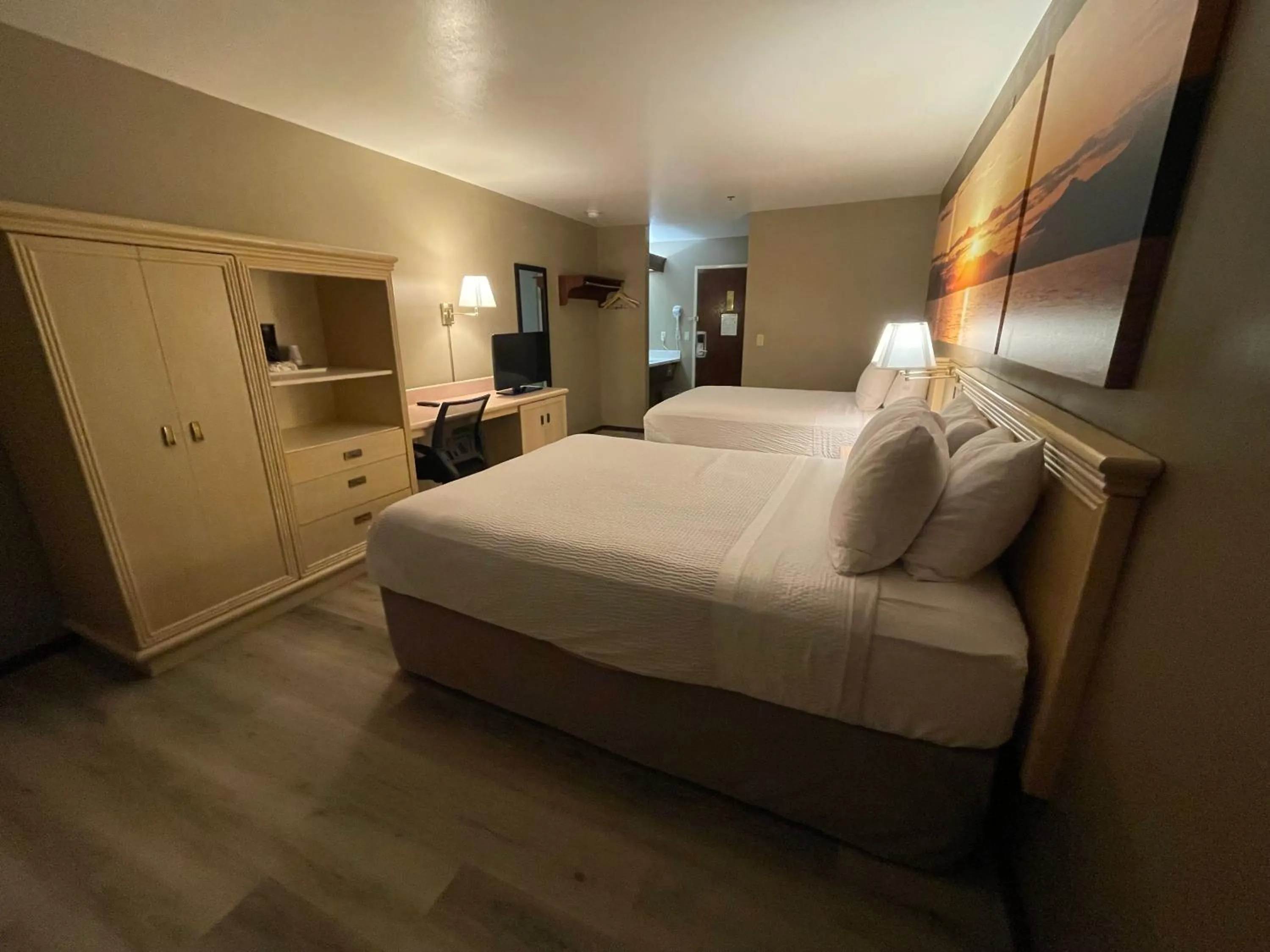 Bed in Days Inn by Wyndham Seatac Airport