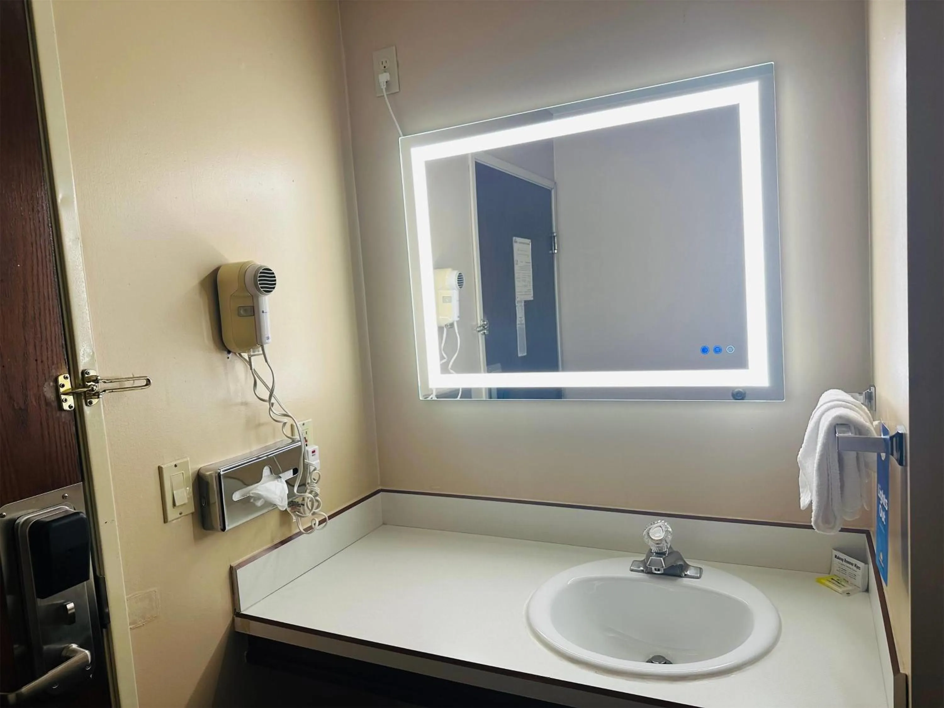 Bathroom in Days Inn by Wyndham Seatac Airport