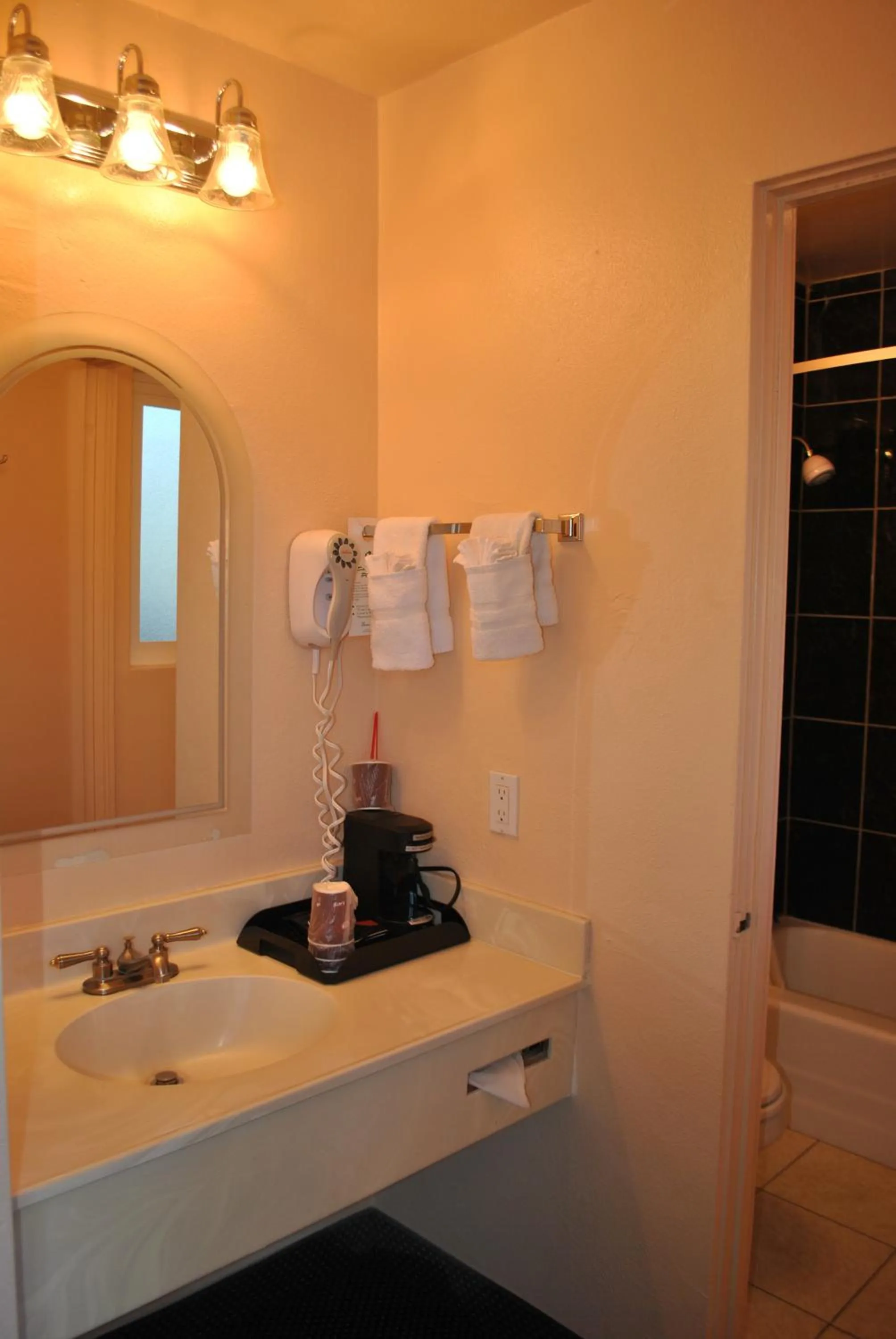 Coffee/tea facilities in Budget Inn