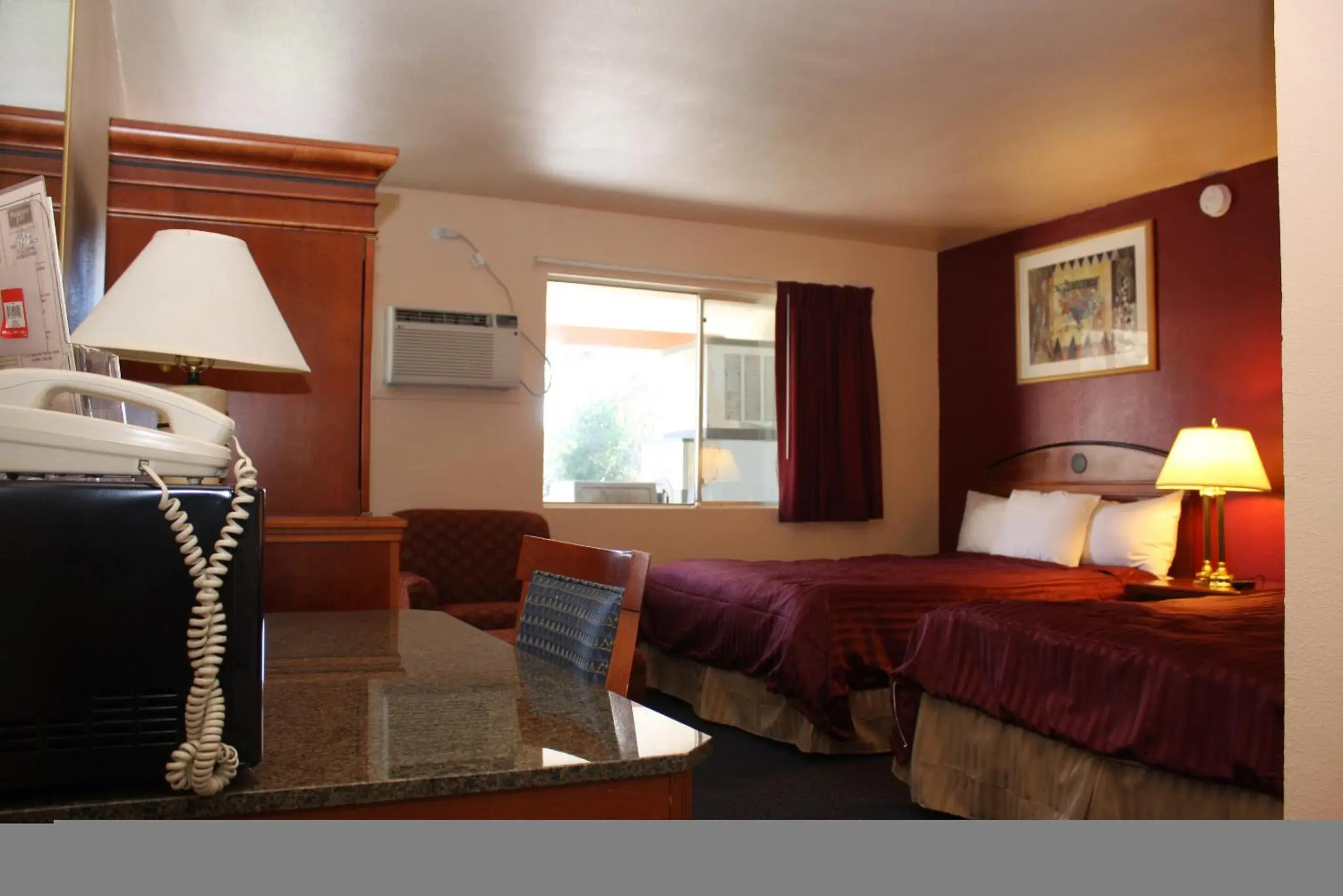 Bed in Budget Inn Bed in Budget Inn