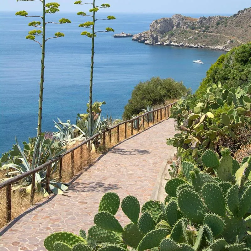 Hiking in BedRoom Spiaggia di Ponente