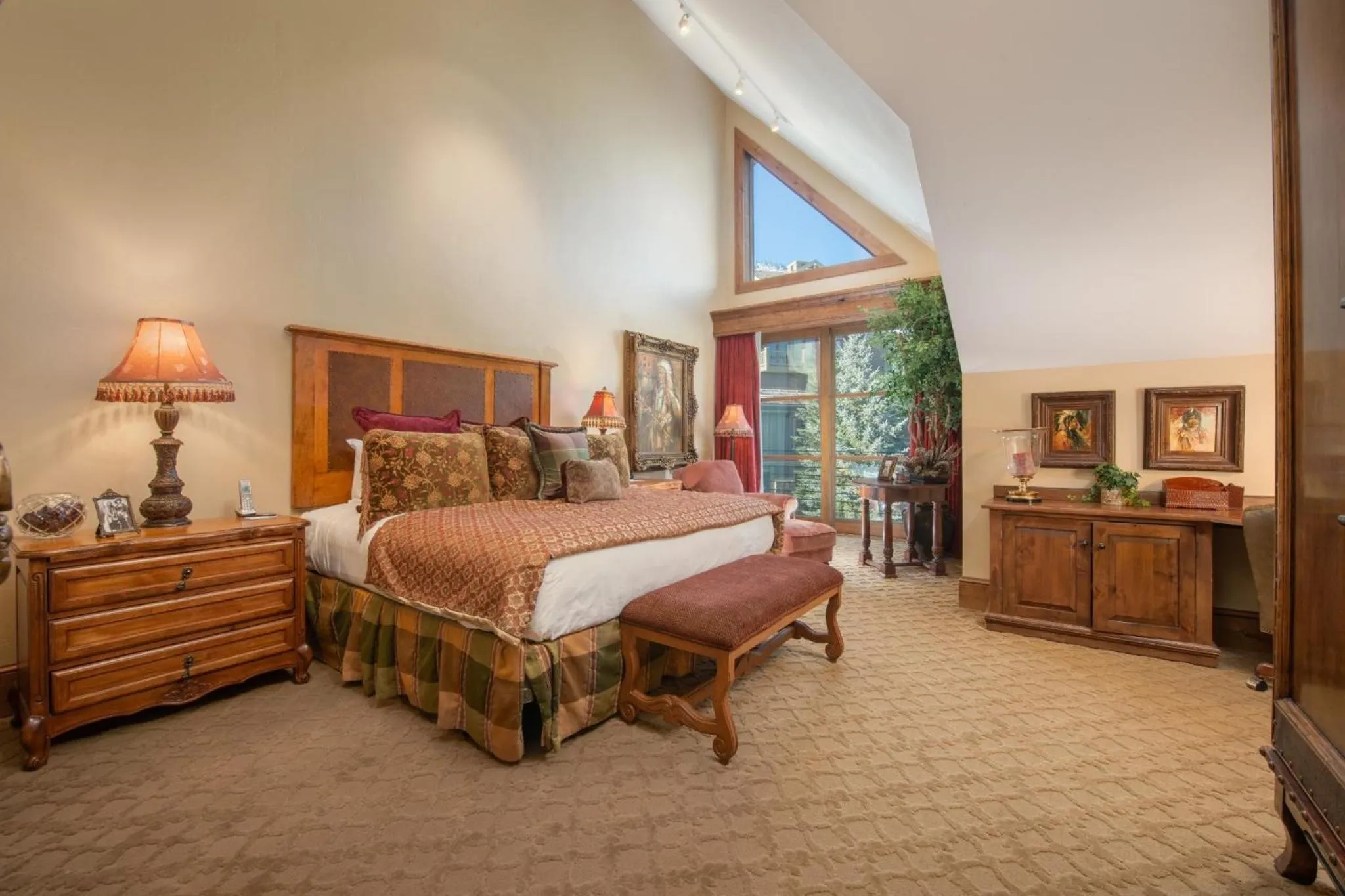 Bedroom, Bed in Snake River Lodge