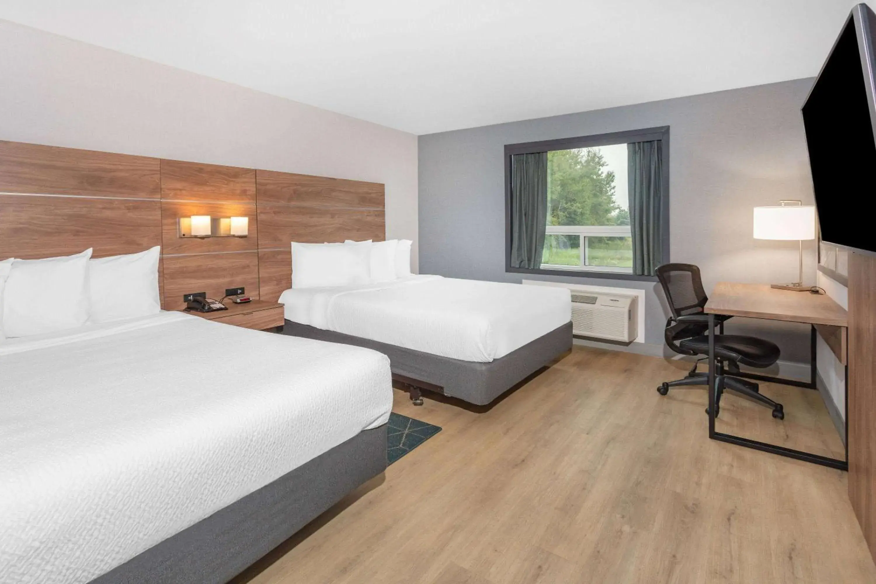 Bed in Super 8 by Wyndham Cornwall ON Bed in Super 8 by Wyndham Cornwall ON