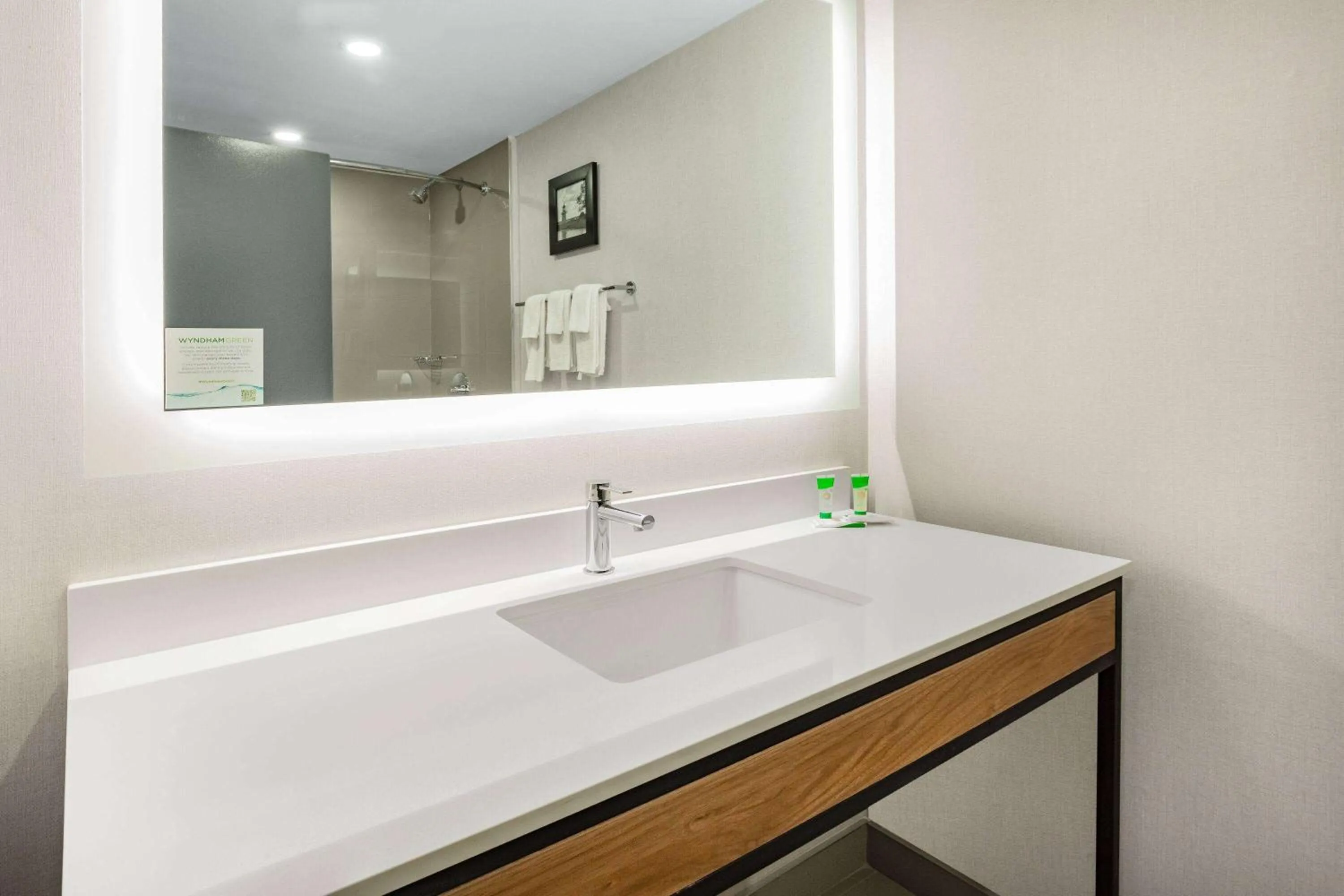 TV and multimedia in Super 8 by Wyndham Cornwall ON