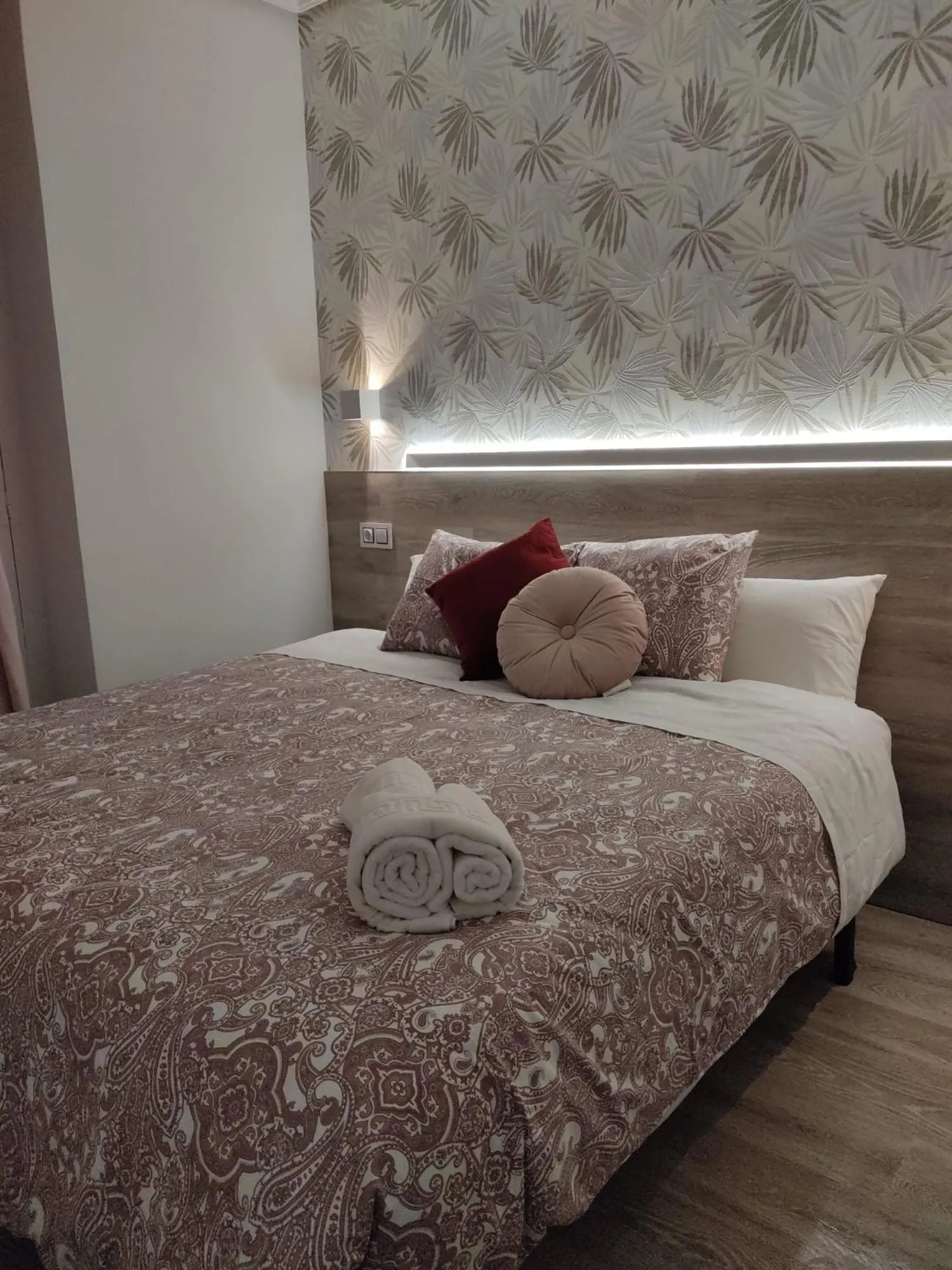 Photo of the whole room, Bed in Hostal Alfaro